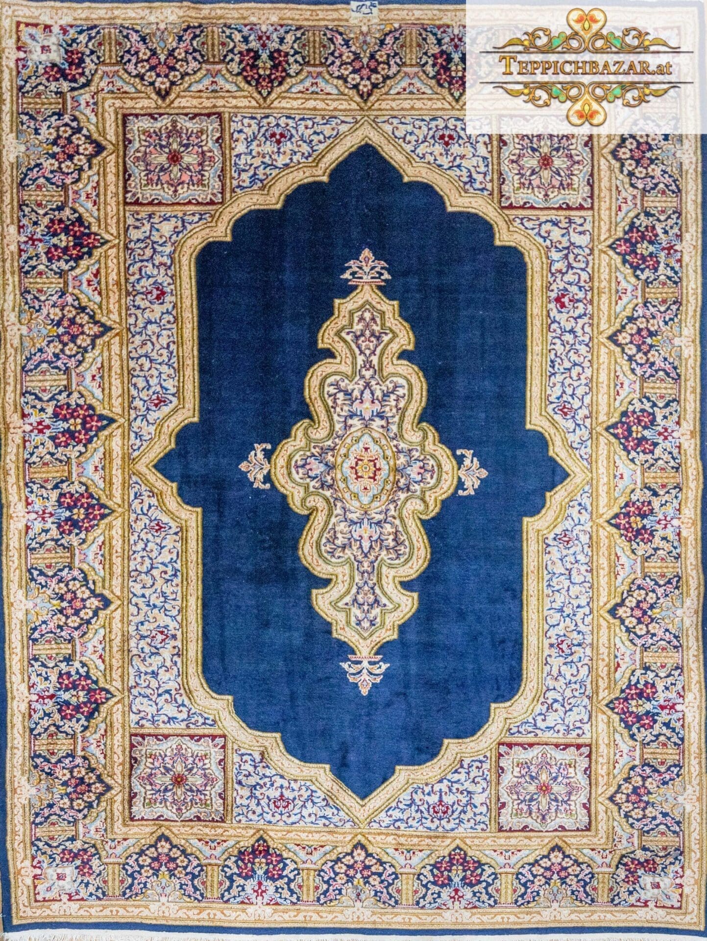 Kerman Persian Rug 349 × 249 cm in Wool, hand-knotted