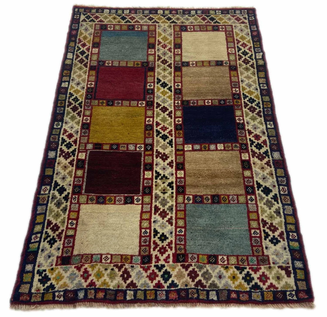 Alternative view of Gabbeh Persian Rug 153 × 100 cm in Wool, hand-knotted