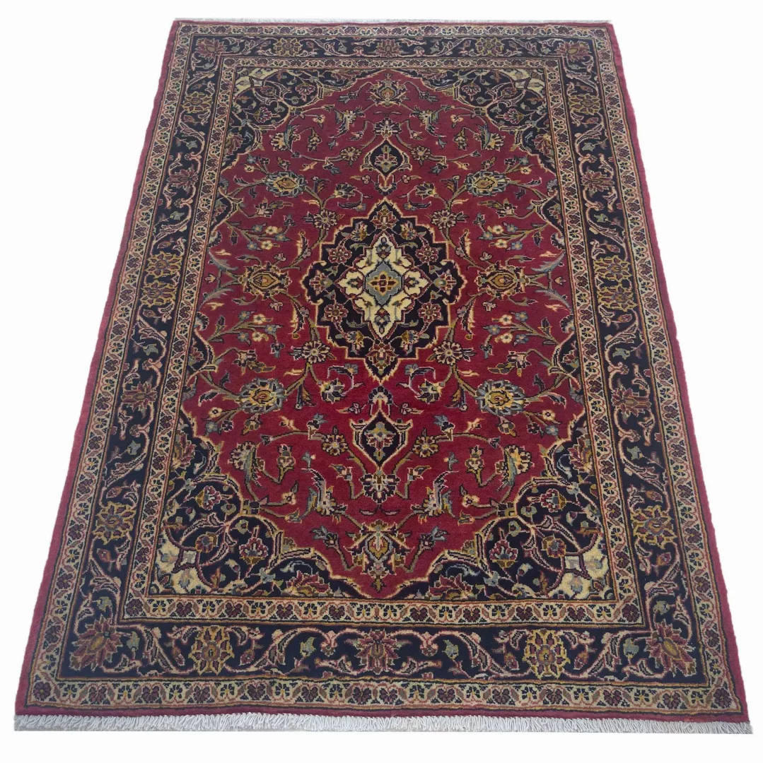 Alternative view of Kashan Persian Rug 157 × 106 cm in Wool, hand-knotted