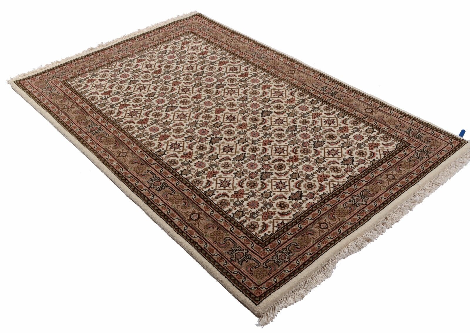 Alternative view of Hand-Knotted Geometrische Muster Indian Rug, Wool