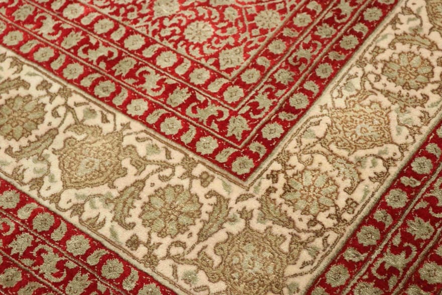Alternative view of Tabriz Indian Rug 350 × 242 cm in Wool & Silk, hand-knotted