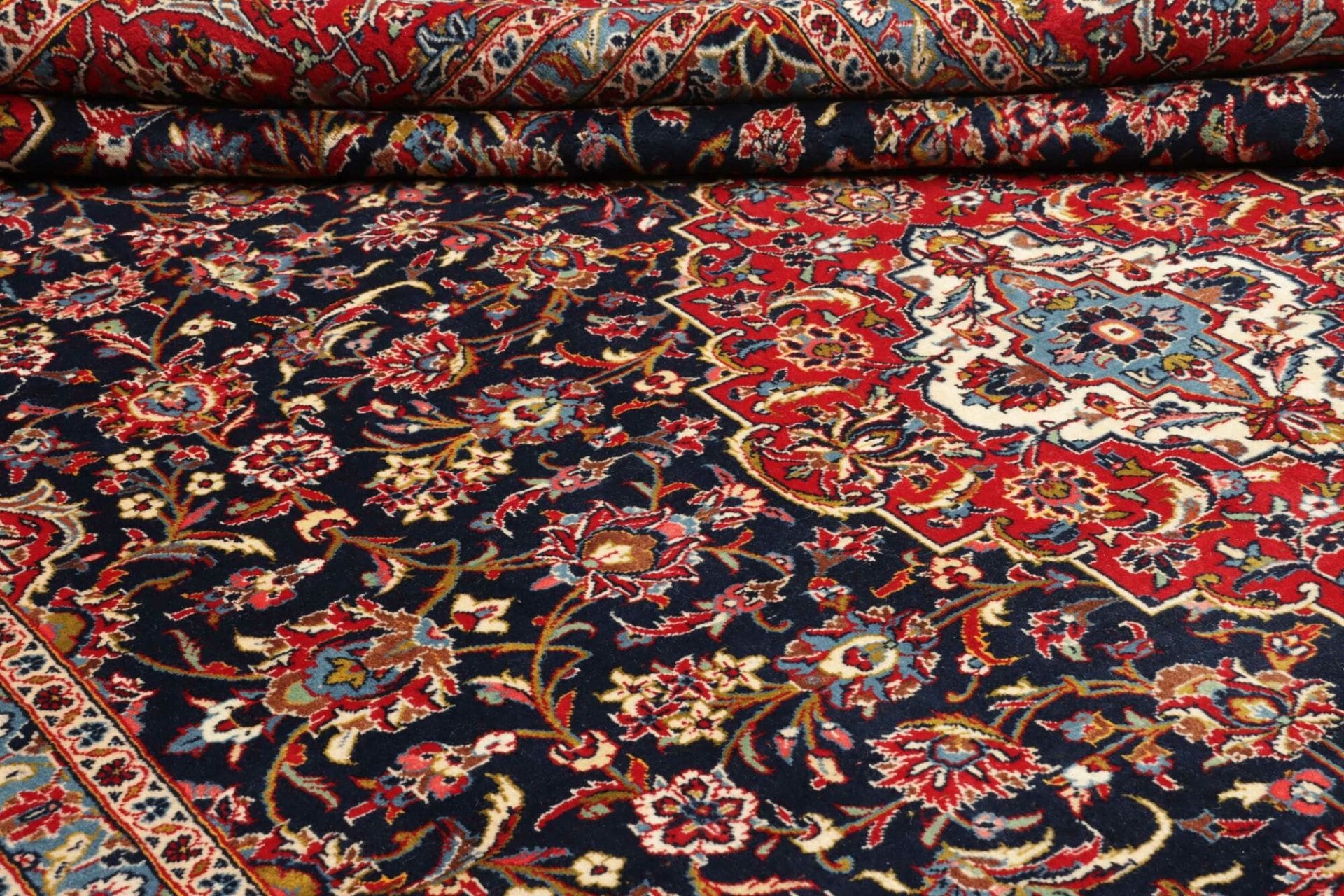 Wool Kashan Persian Rug 298 × 418 cm, hand-knotted - Image 10