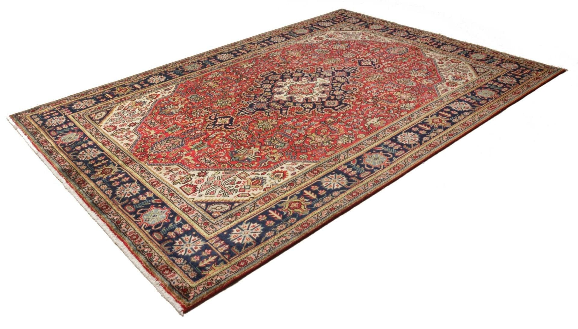 Alternative view of Tabriz Persian Rug 203 × 298 cm in Wool, hand-knotted