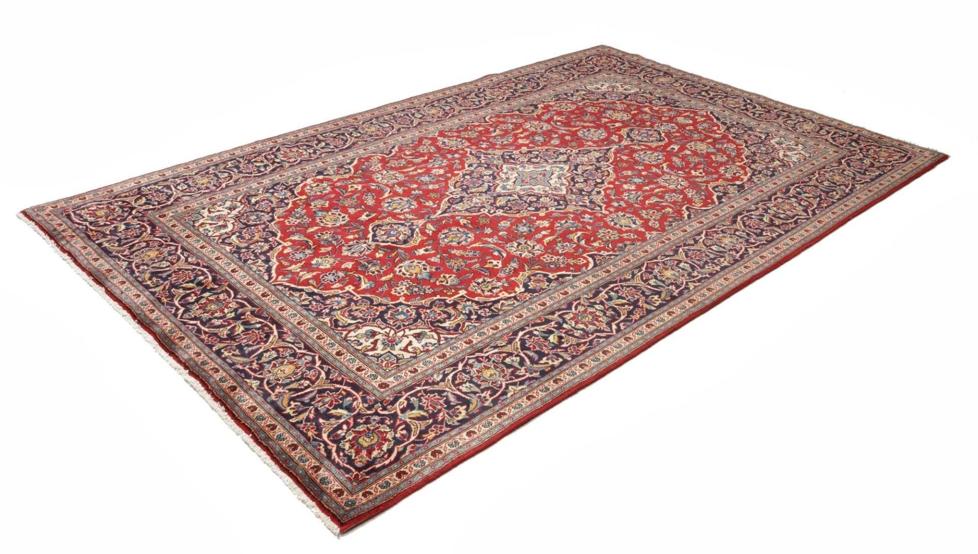 Alternative view of Kashan Persian Rug 197 × 310 cm in Wool, hand-knotted