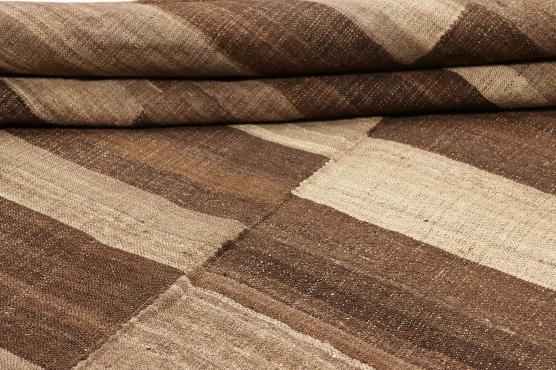 Hand-Woven Kilim Persian Rug, 210 × 316 cm, Wool - Image 4