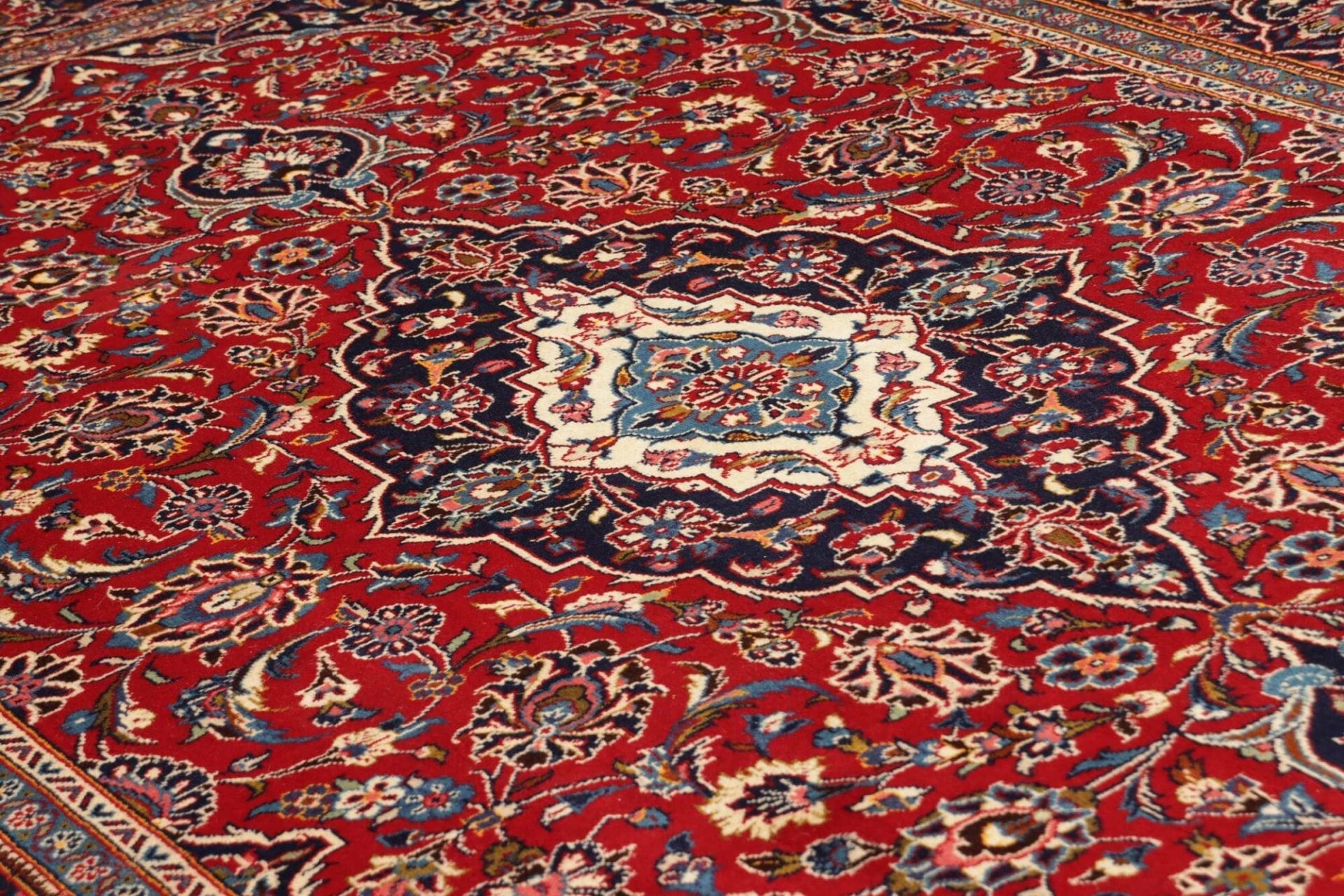 Hand-Knotted Kashan Persian Rug, 205 × 313 cm, Wool - Image 8