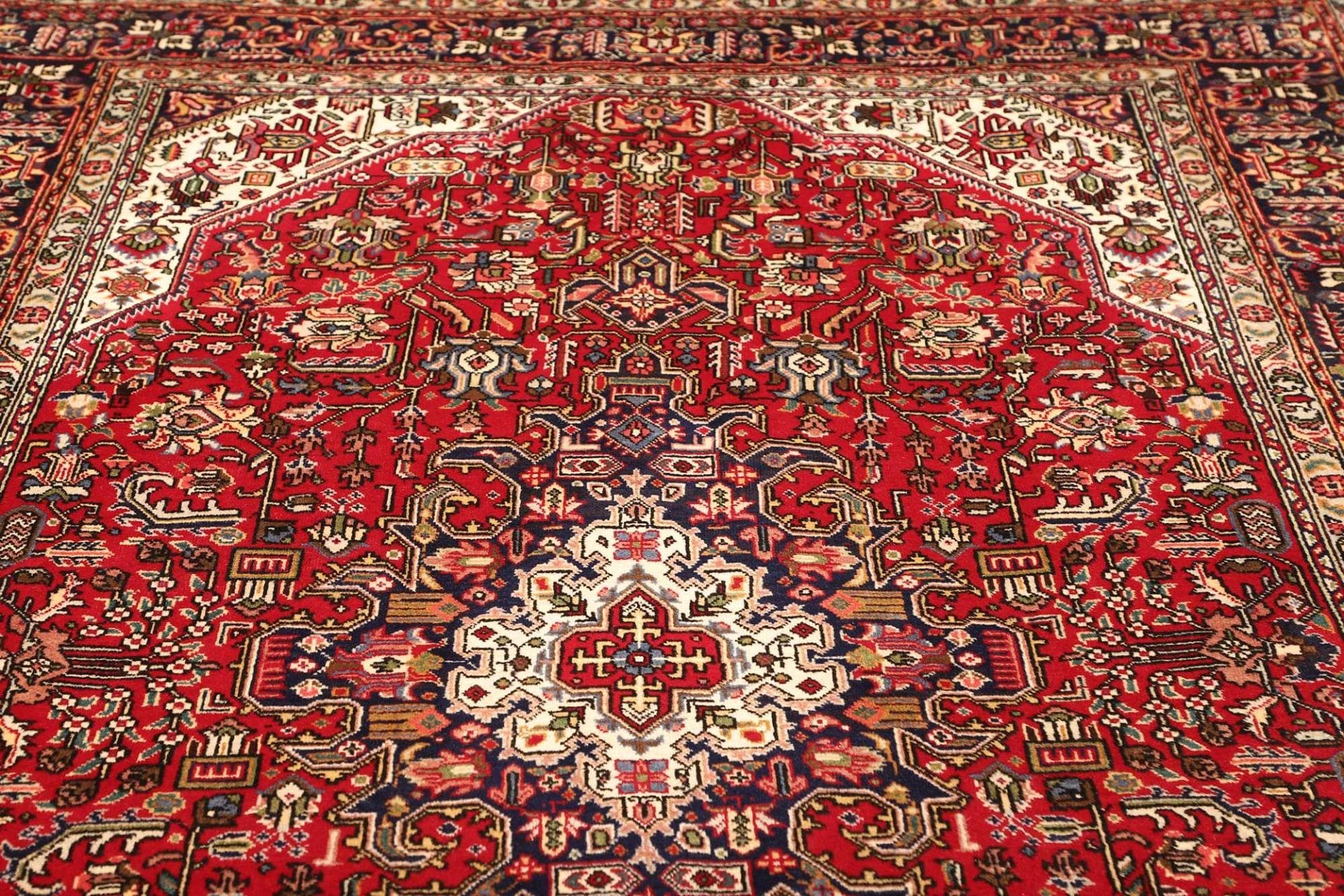 Wool Tabriz Persian Rug 208 × 315 cm, hand-knotted - Image 8