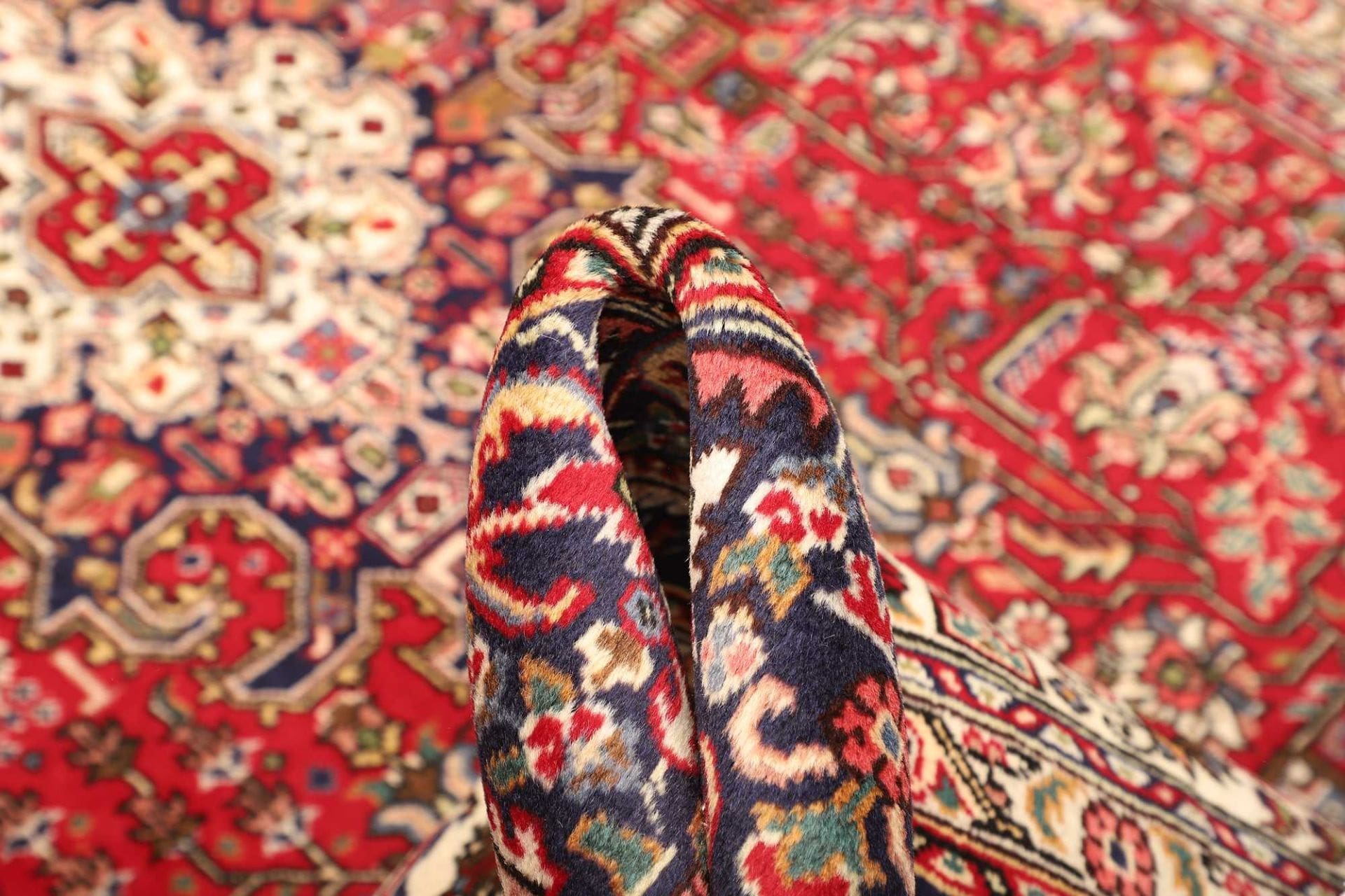 Wool Tabriz Persian Rug 208 × 315 cm, hand-knotted - Image 9