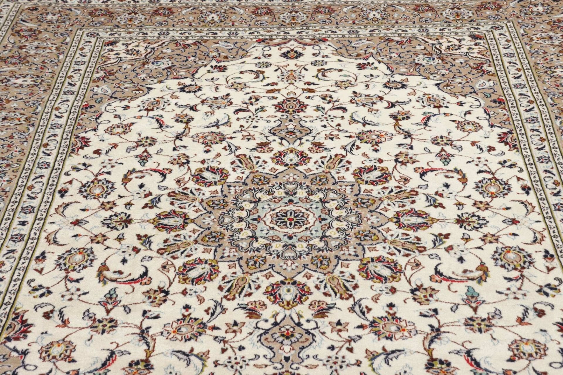 Hand-Knotted Kashan Persian Rug, 203 × 295 cm, Wool - Image 8