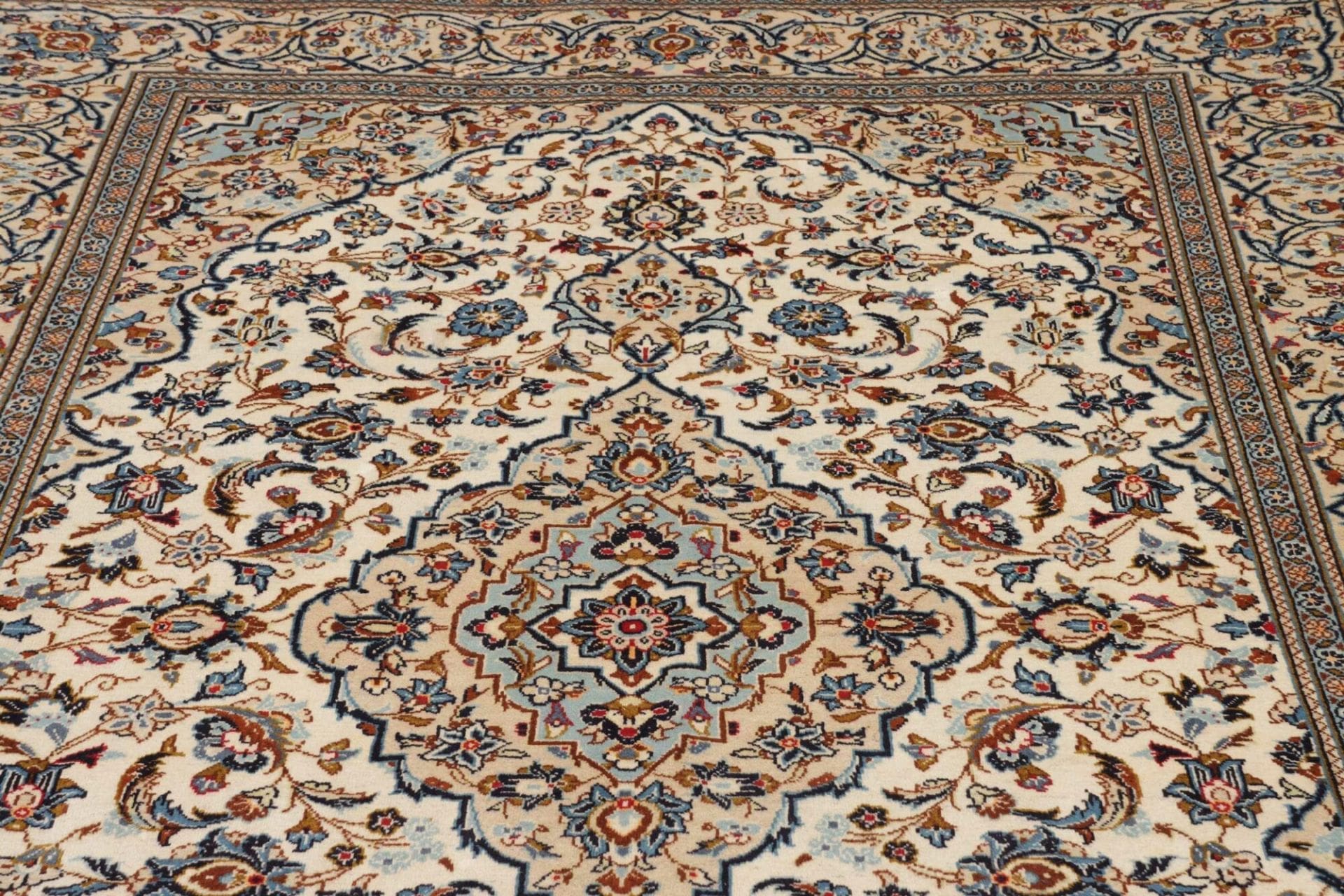 Hand-Knotted Kashan Persian Rug, 203 × 306 cm, Wool - Image 8