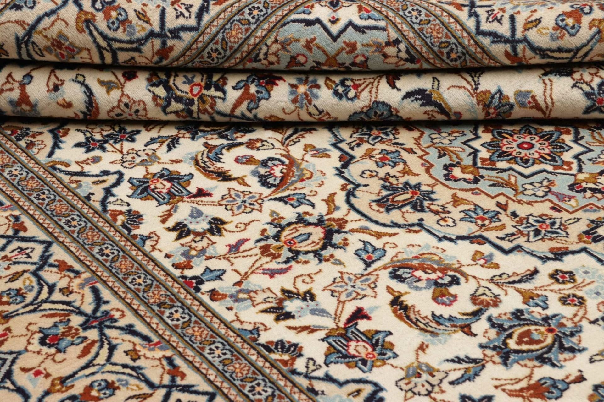 Hand-Knotted Kashan Persian Rug, 203 × 306 cm, Wool - Image 10