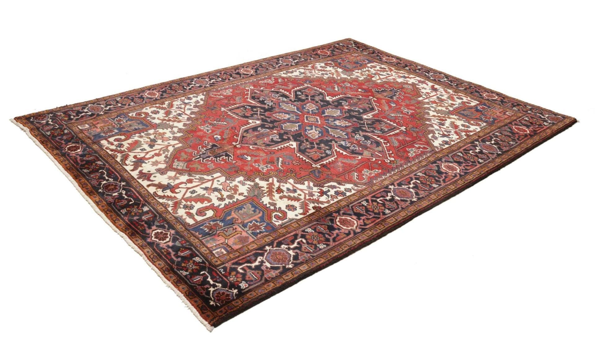 Alternative view of Heriz Persian Rug 213 × 287 cm in Wool, hand-knotted