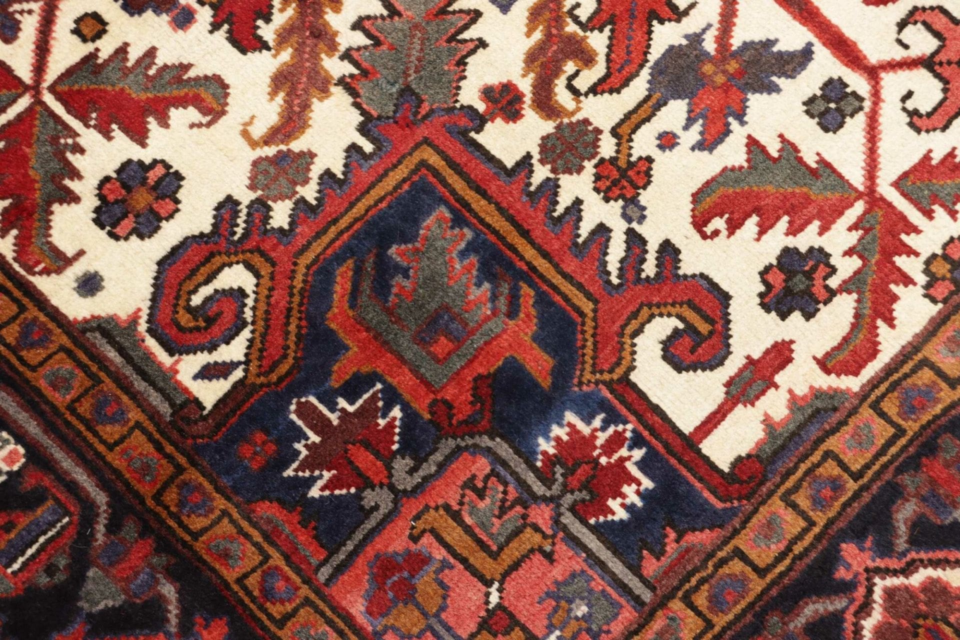 Heriz Persian Rug 213 × 287 cm in Wool, hand-knotted - Image 6