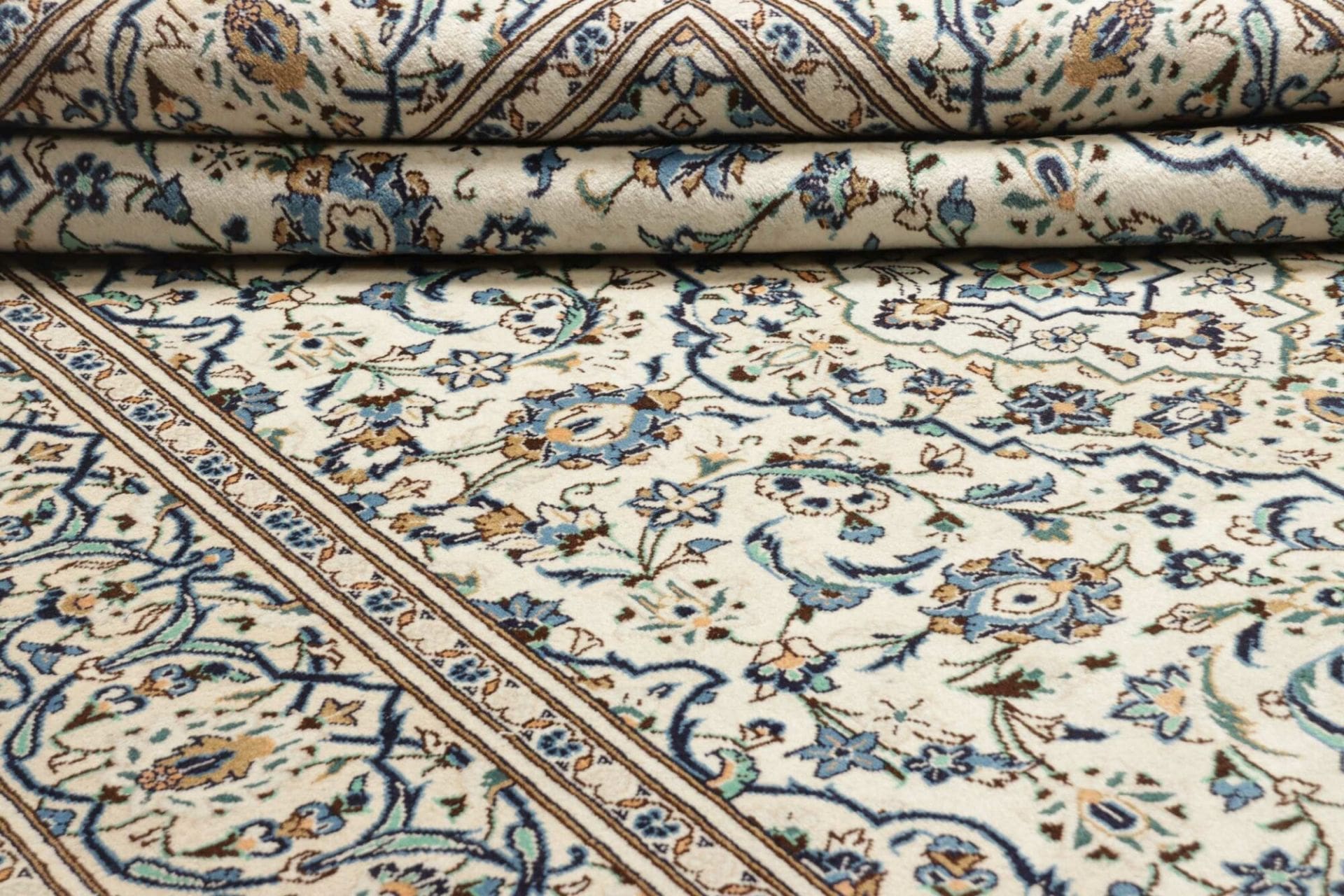 Hand-Knotted Kashan Persian Rug, 196 × 308 cm, Wool - Image 10