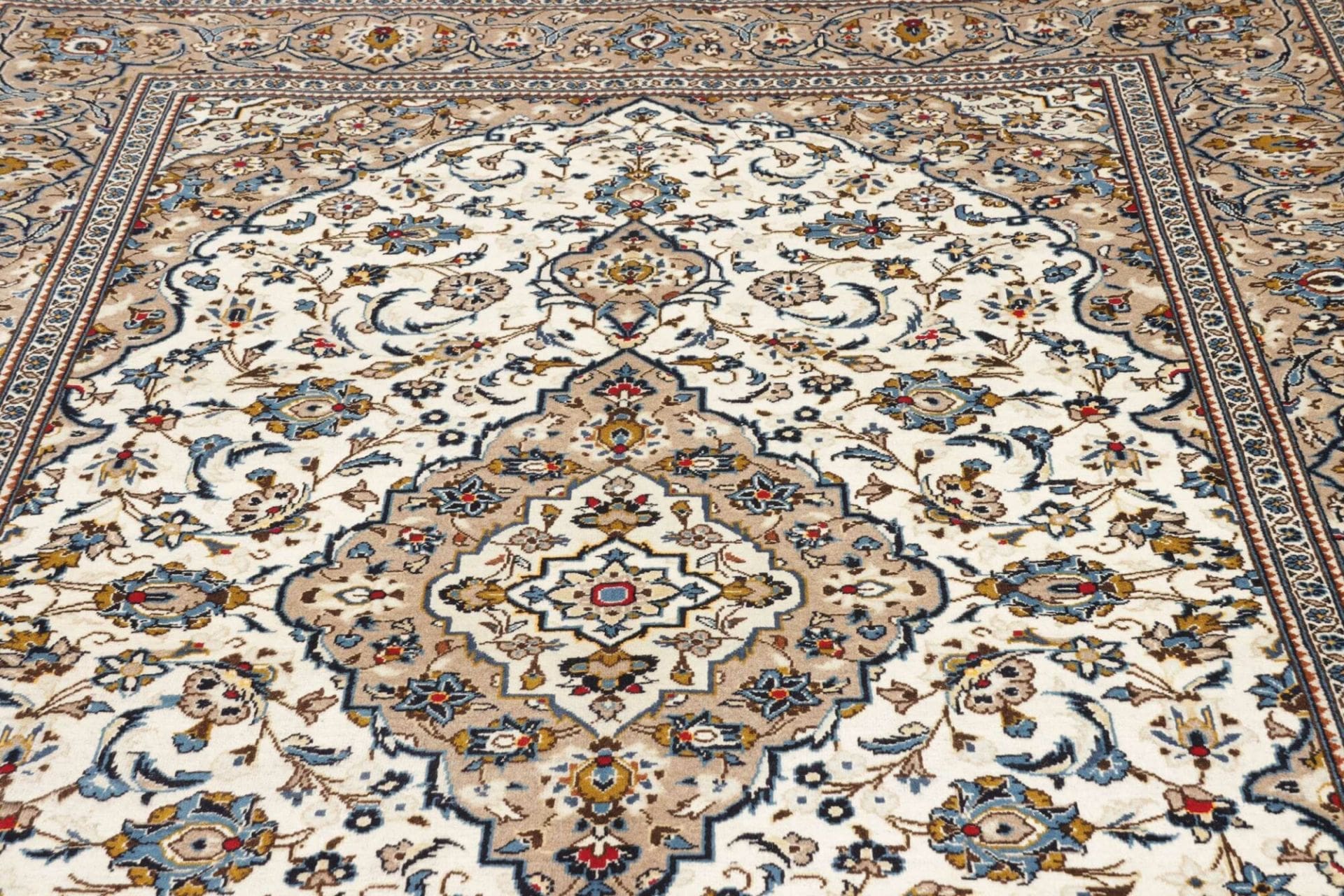 Kashan Persian Rug 203 × 306 cm in Wool, hand-knotted - Image 8