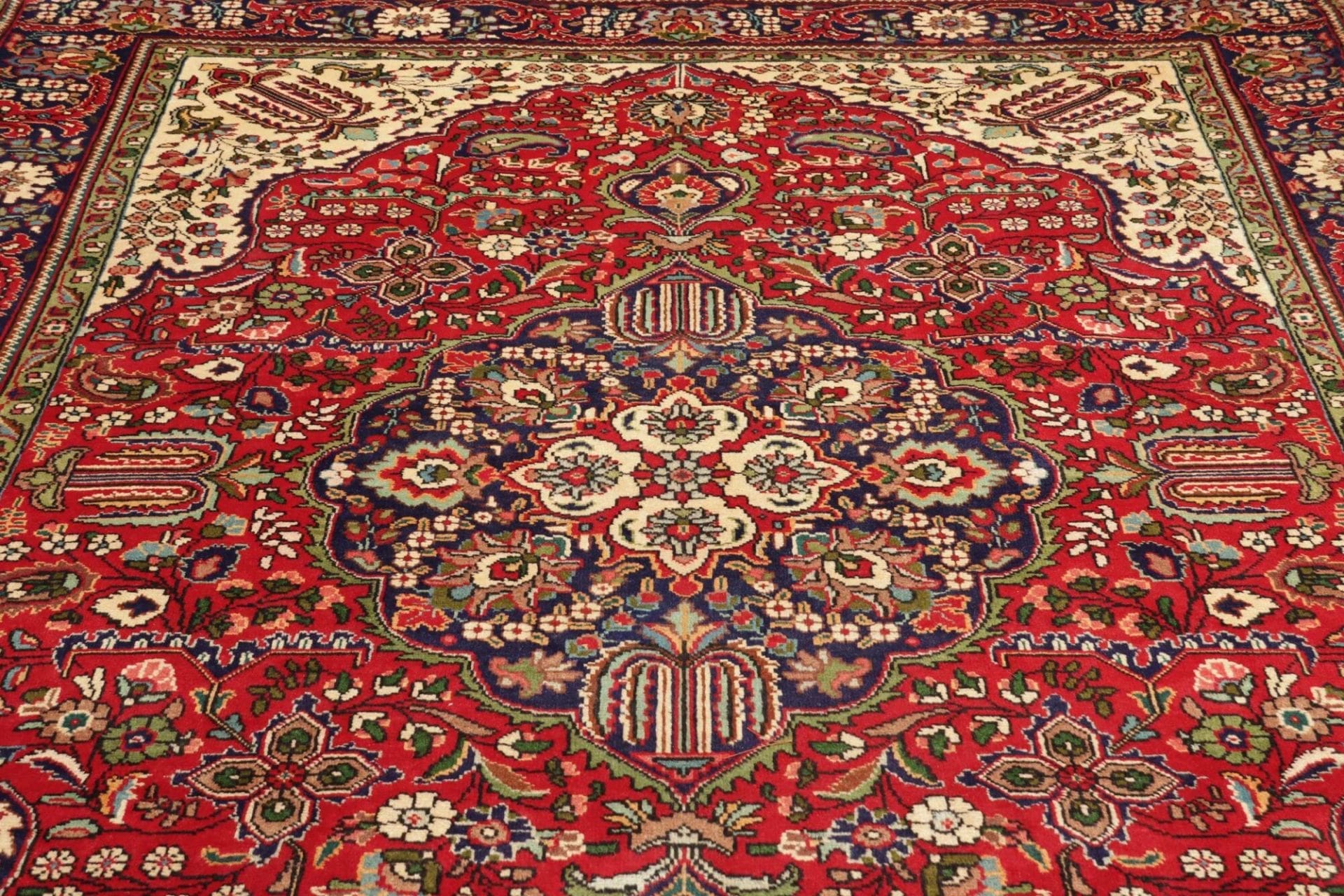 Hand-Knotted Tabriz Persian Rug, 211 × 297 cm, Wool - Image 8