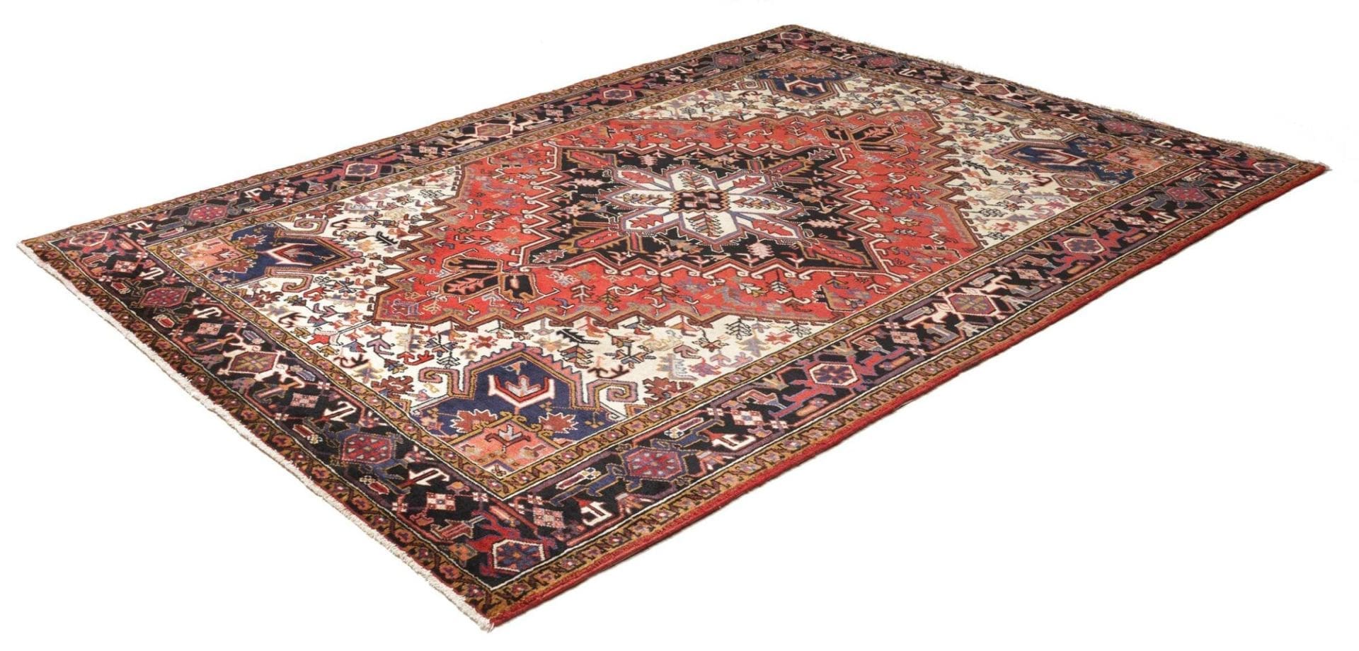 Alternative view of Heriz Persian Rug 209 × 284 cm in Wool, hand-knotted