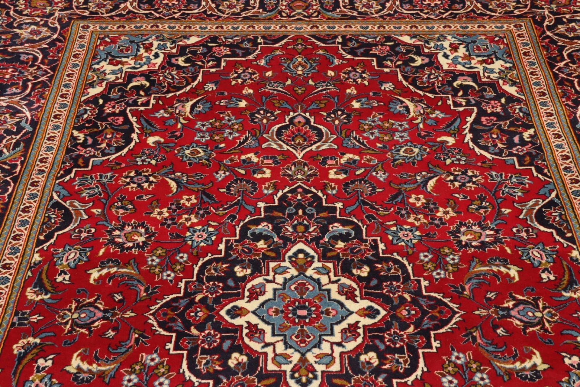 Hand-Knotted Kashan Persian Rug, 200 × 313 cm, Wool - Image 7
