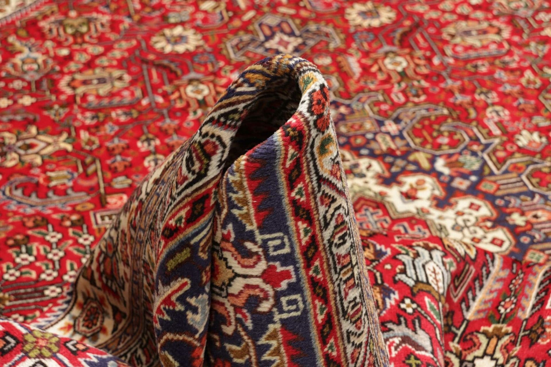 Tabriz Persian Rug 201 × 293 cm in Wool, hand-knotted - Image 9