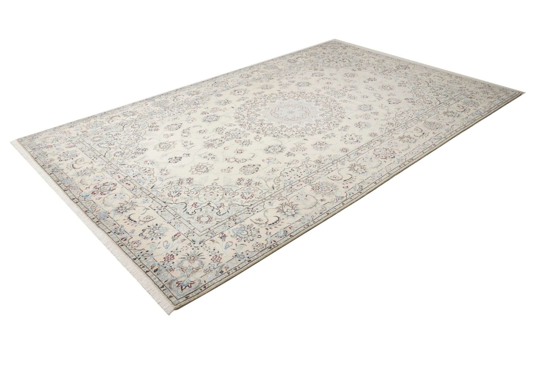 Alternative view of Nain Persian Rug 196 × 312 cm in Wool, hand-knotted