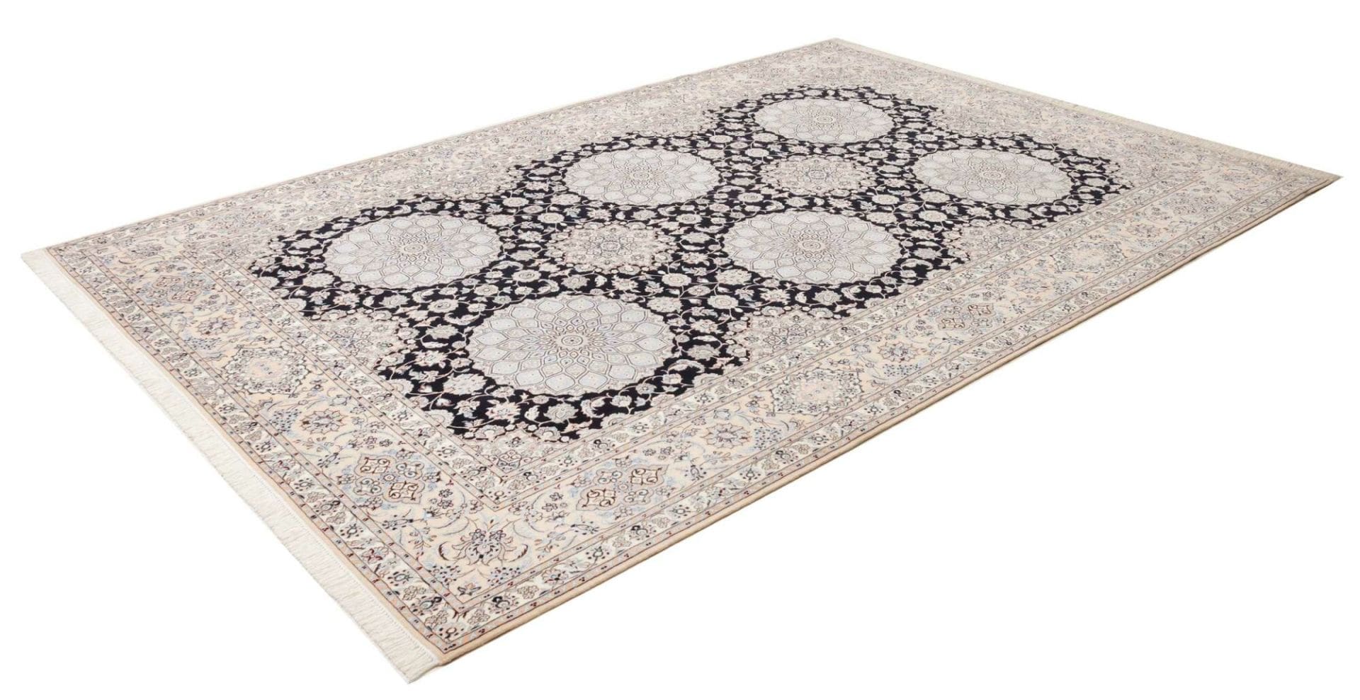 Alternative view of Nain Persian Rug 220 × 316 cm in Wool, hand-knotted