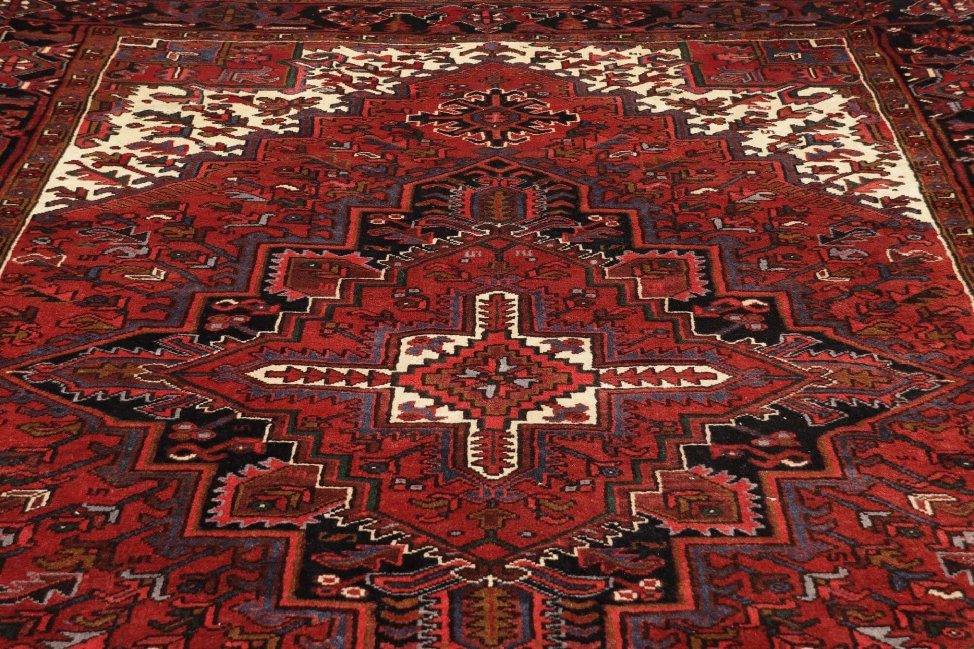 Wool Heriz Persian Rug 212 × 307 cm, hand-knotted - Image 7