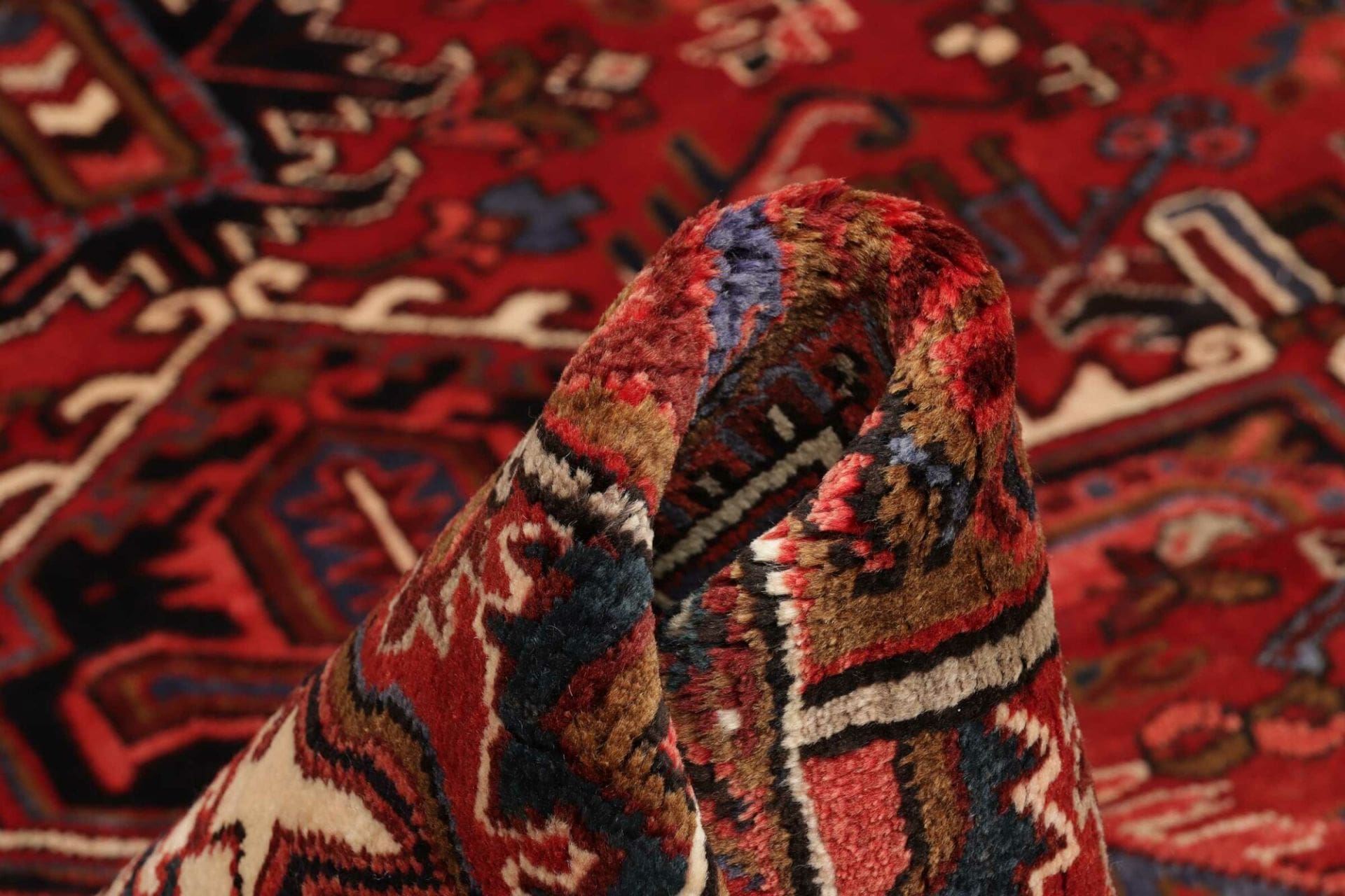 Wool Heriz Persian Rug 212 × 307 cm, hand-knotted - Image 9
