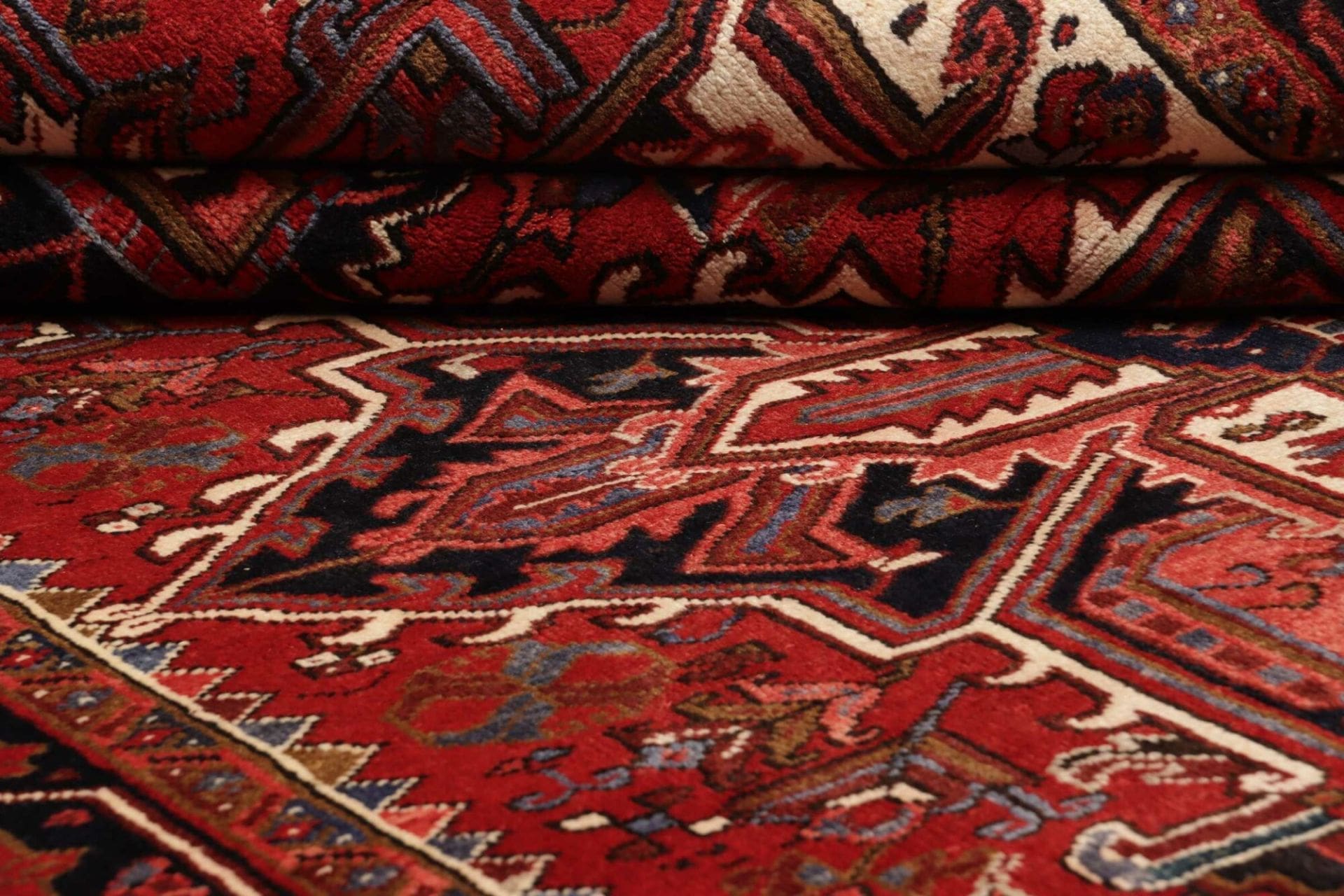 Wool Heriz Persian Rug 212 × 307 cm, hand-knotted - Image 10