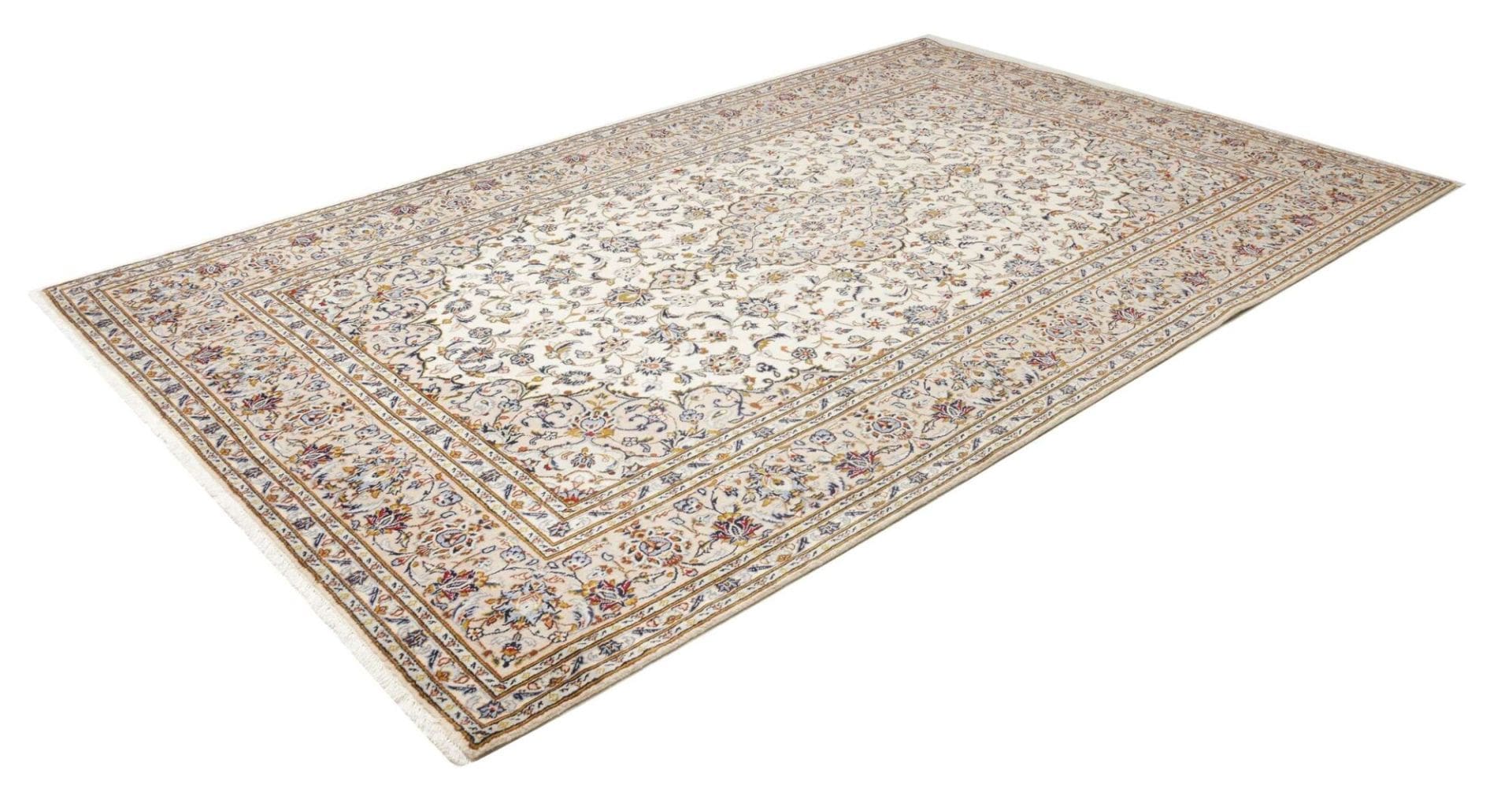 Alternative view of Hand-Knotted Kashan Persian Rug, 207 × 322 cm, Wool