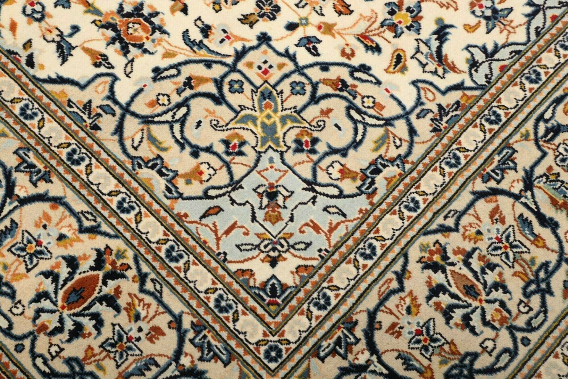 Hand-Knotted Kashan Persian Rug, 203 × 315 cm, Wool - Image 6