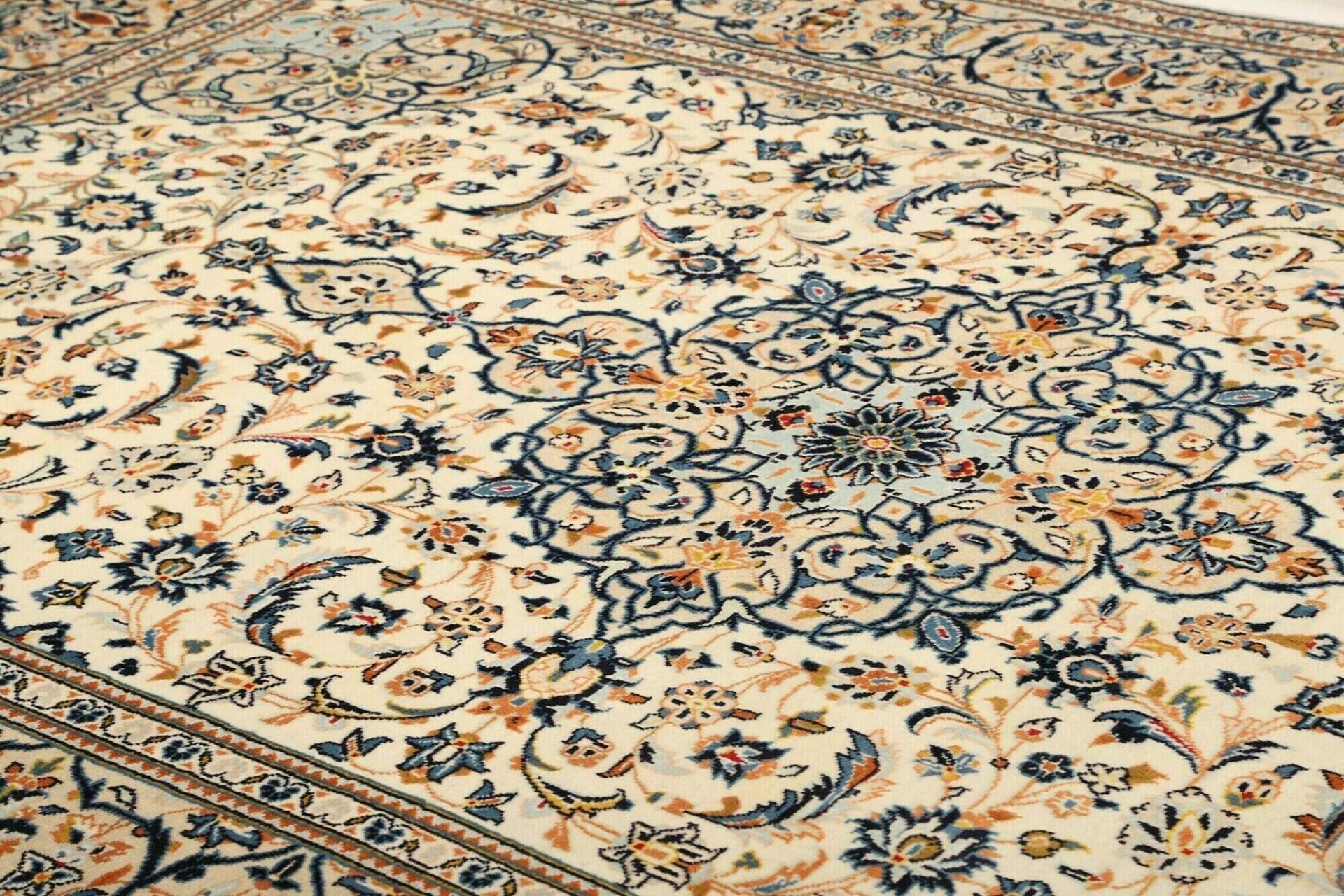 Hand-Knotted Kashan Persian Rug, 203 × 315 cm, Wool - Image 7