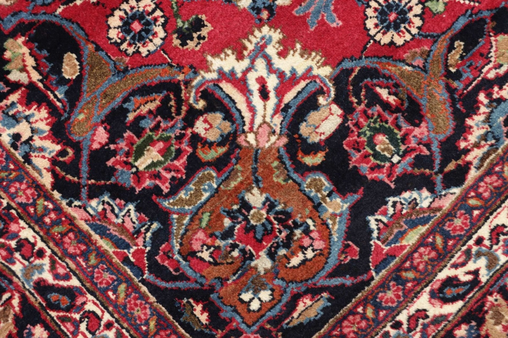 Mashhad Persian Rug 207 × 325 cm in Wool, hand-knotted - Image 6