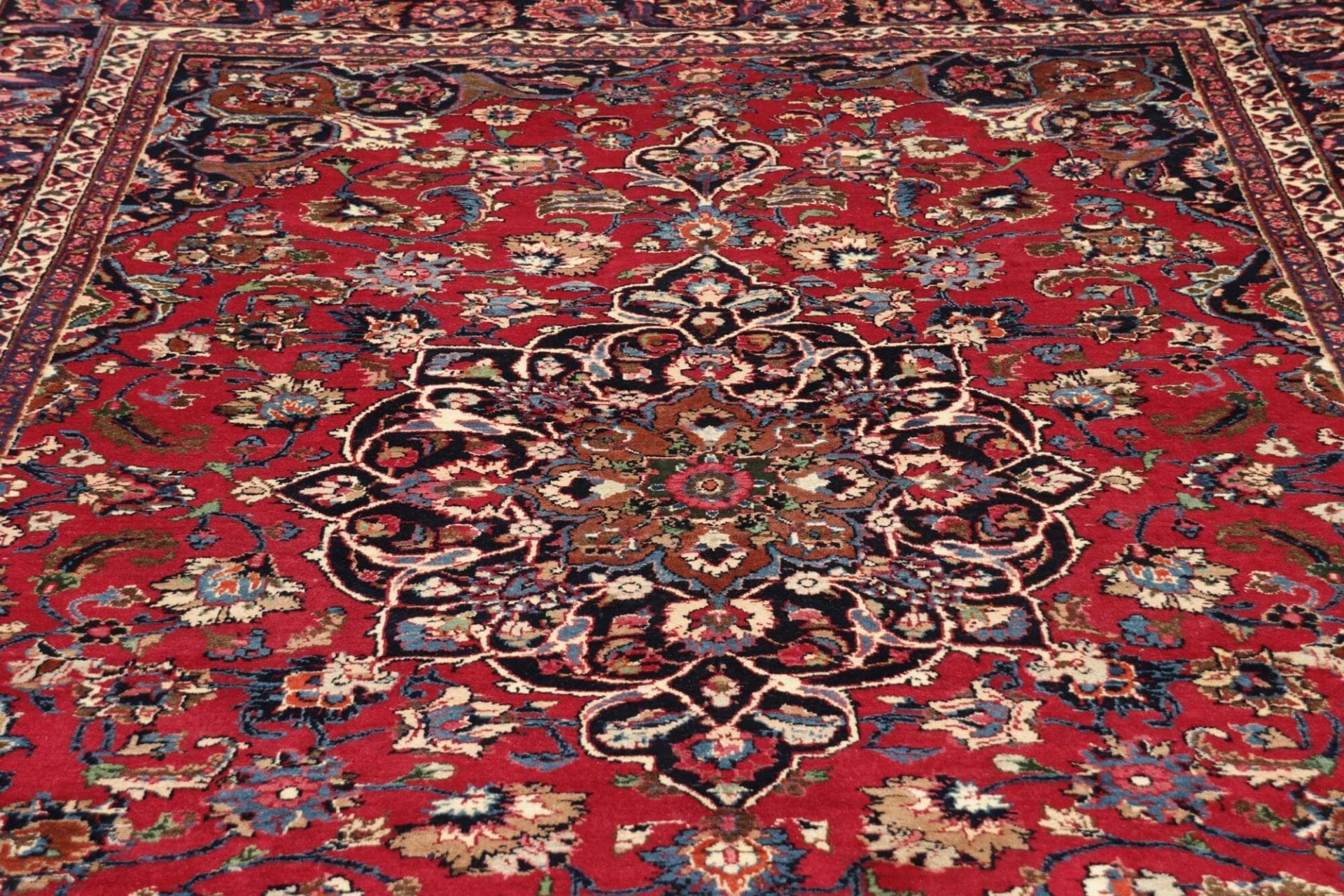 Mashhad Persian Rug 207 × 325 cm in Wool, hand-knotted - Image 8