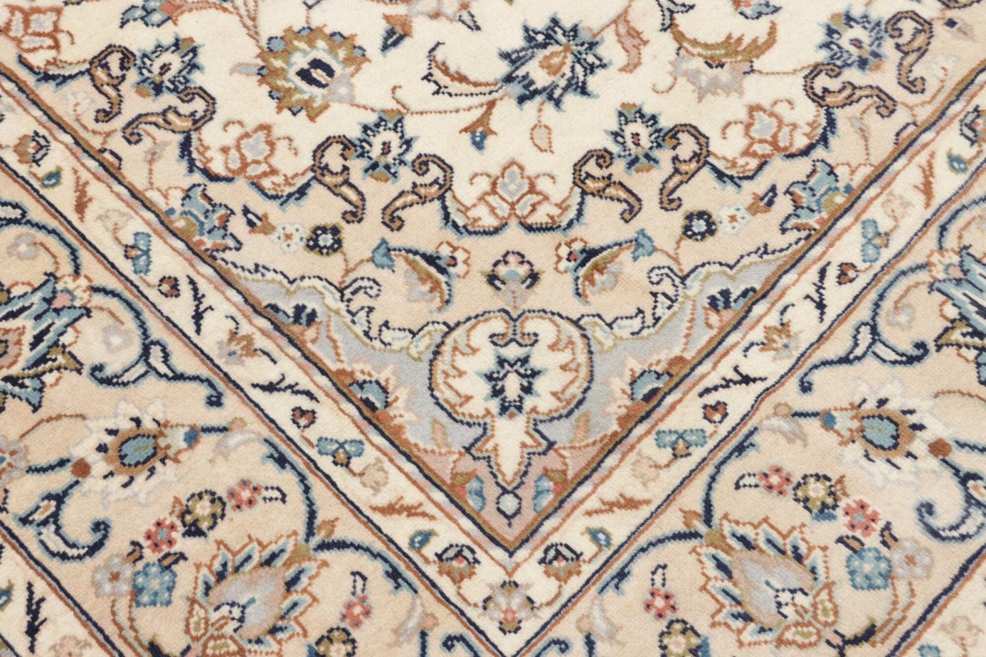 Hand-Knotted Kashan Persian Rug, 195 × 300 cm, Wool - Image 6
