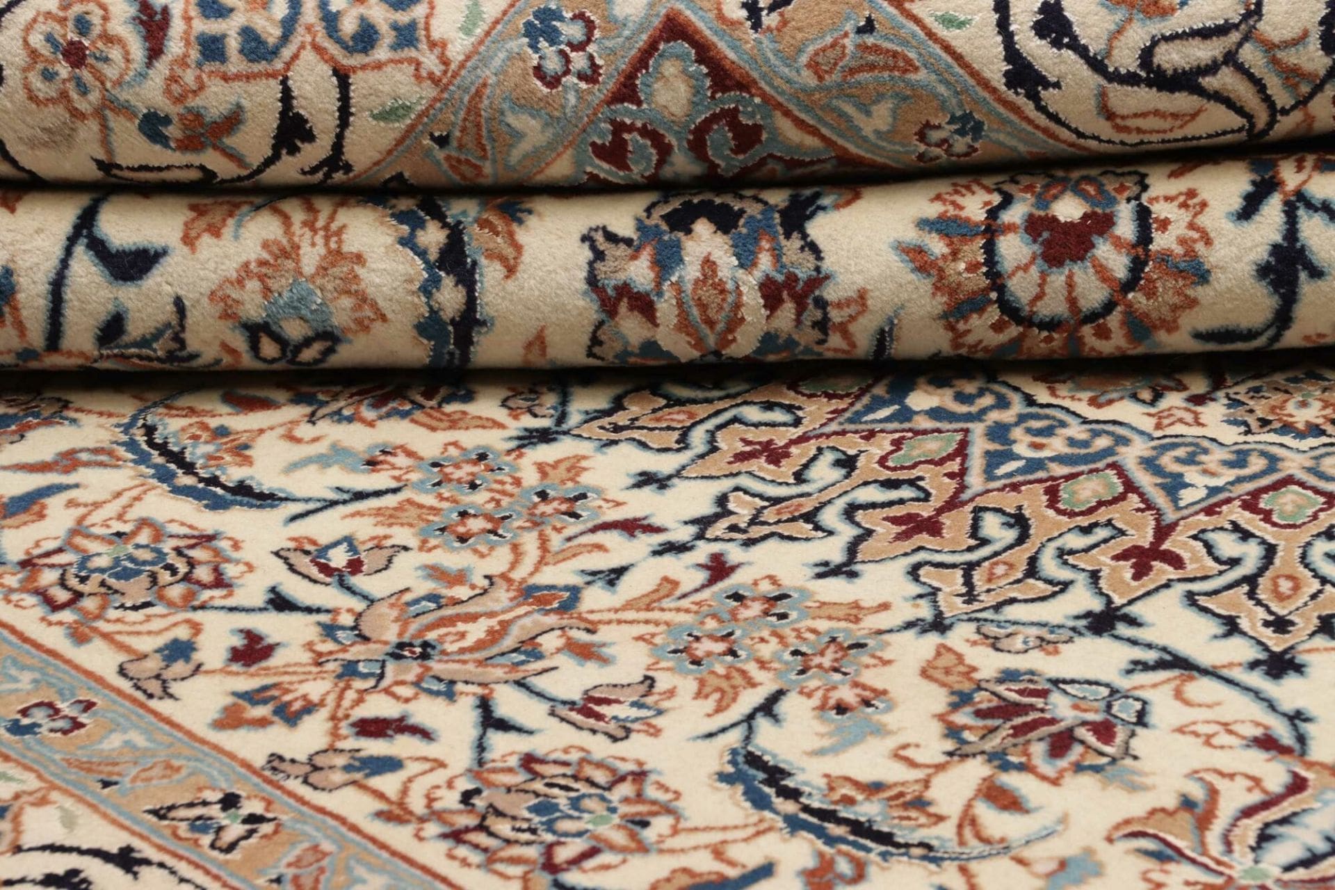 Wool Nain Persian Rug 199 × 302 cm, hand-knotted - Image 10
