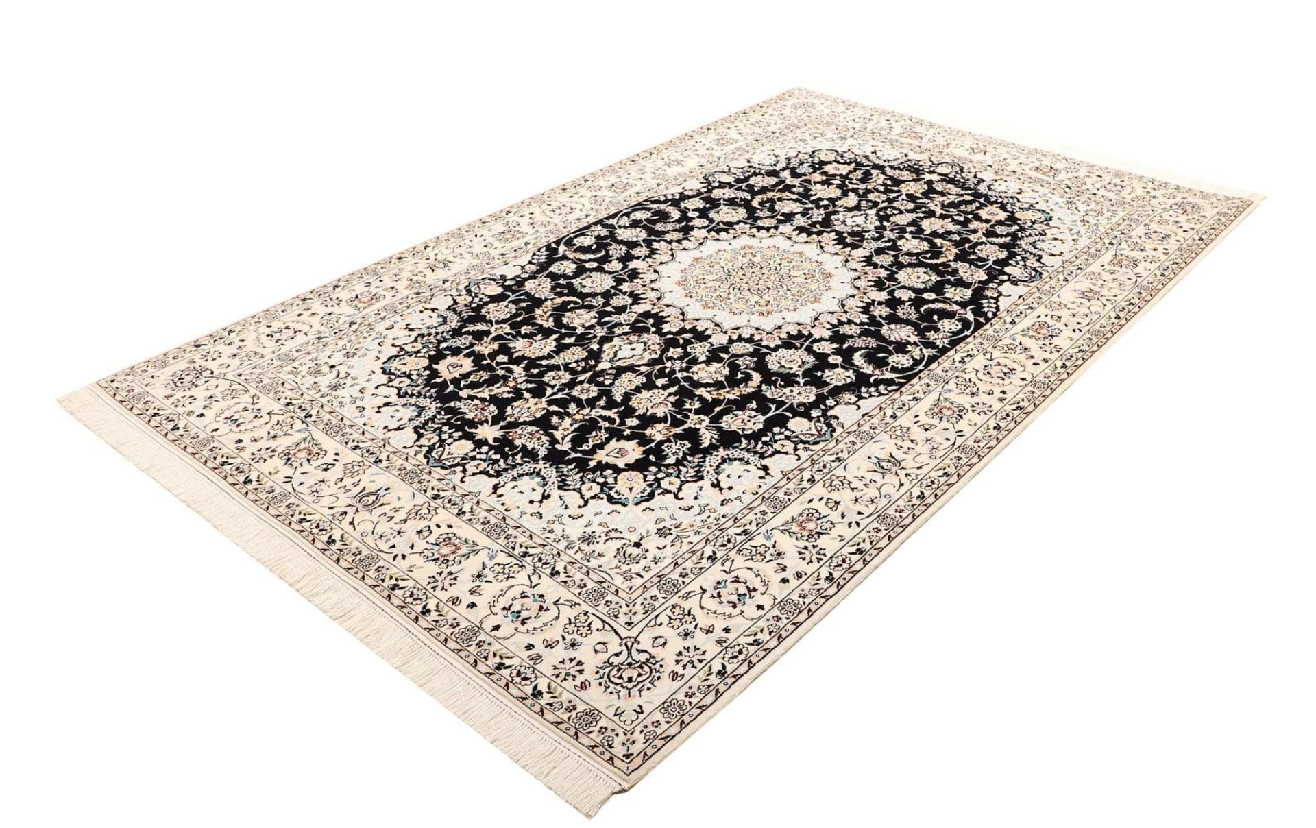 Alternative view of Nain Persian Rug 165 × 246 cm in Wool, hand-knotted