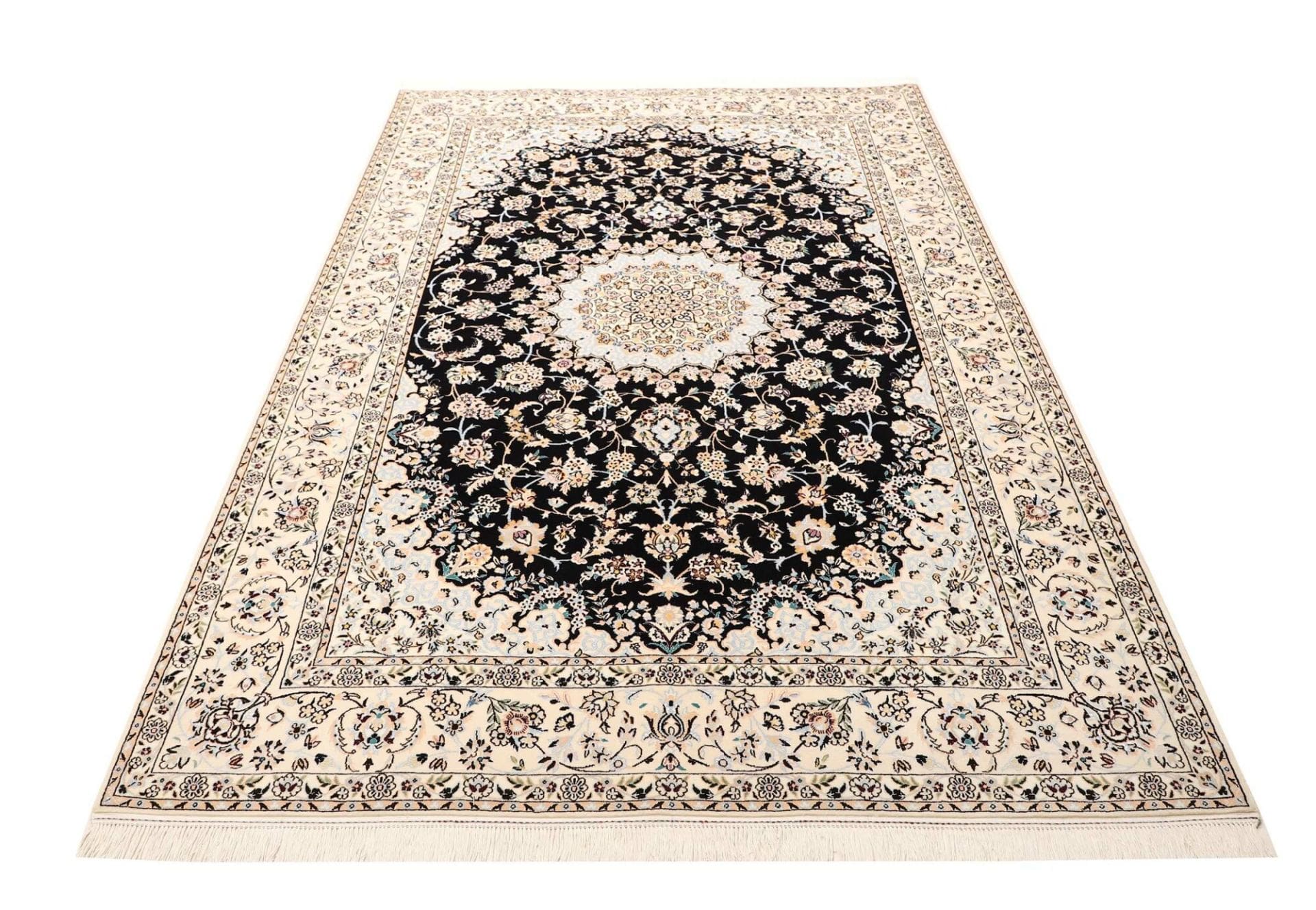 Nain Persian Rug 165 × 246 cm in Wool, hand-knotted - Image 4