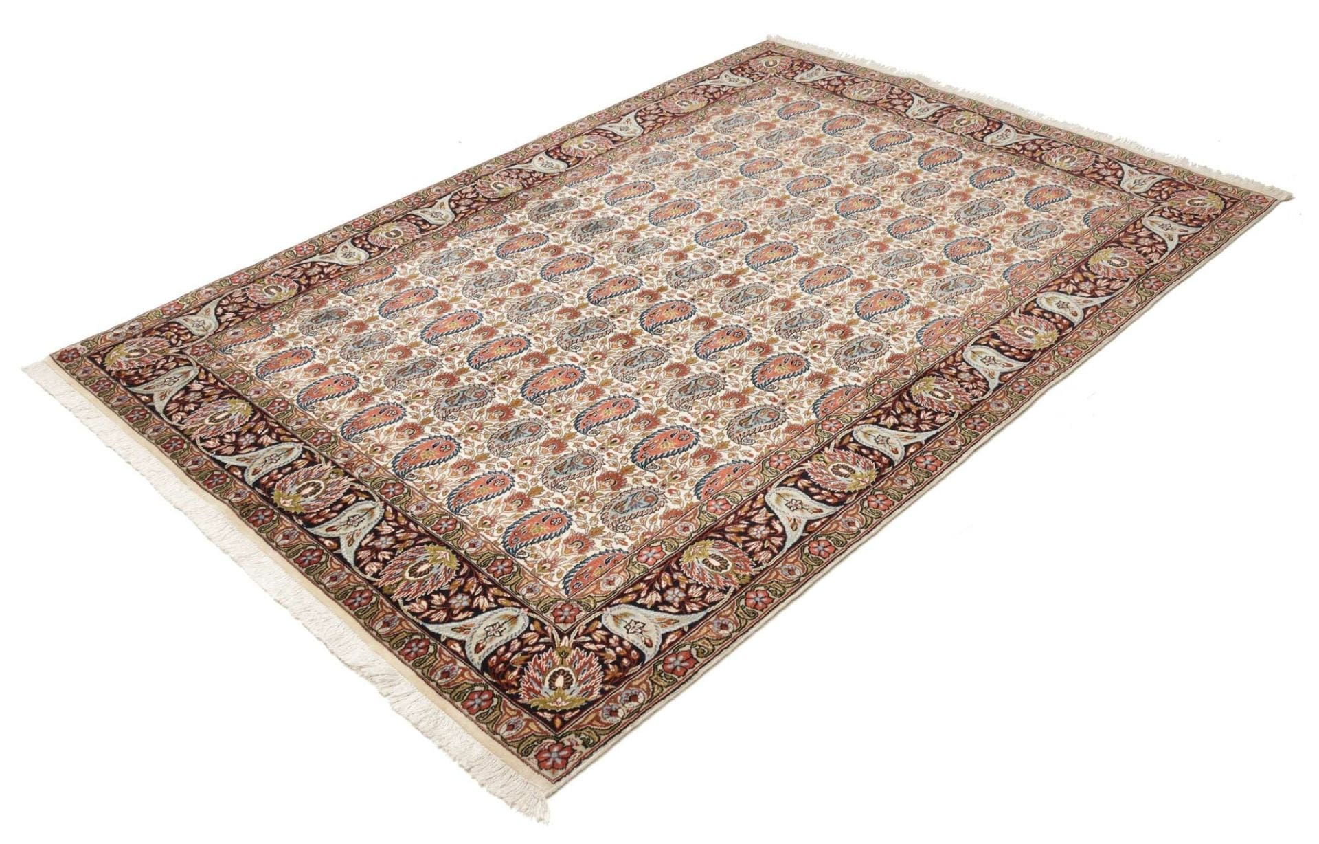 Alternative view of Isfahan Persian Rug 153 × 218 cm in Wool, hand-knotted