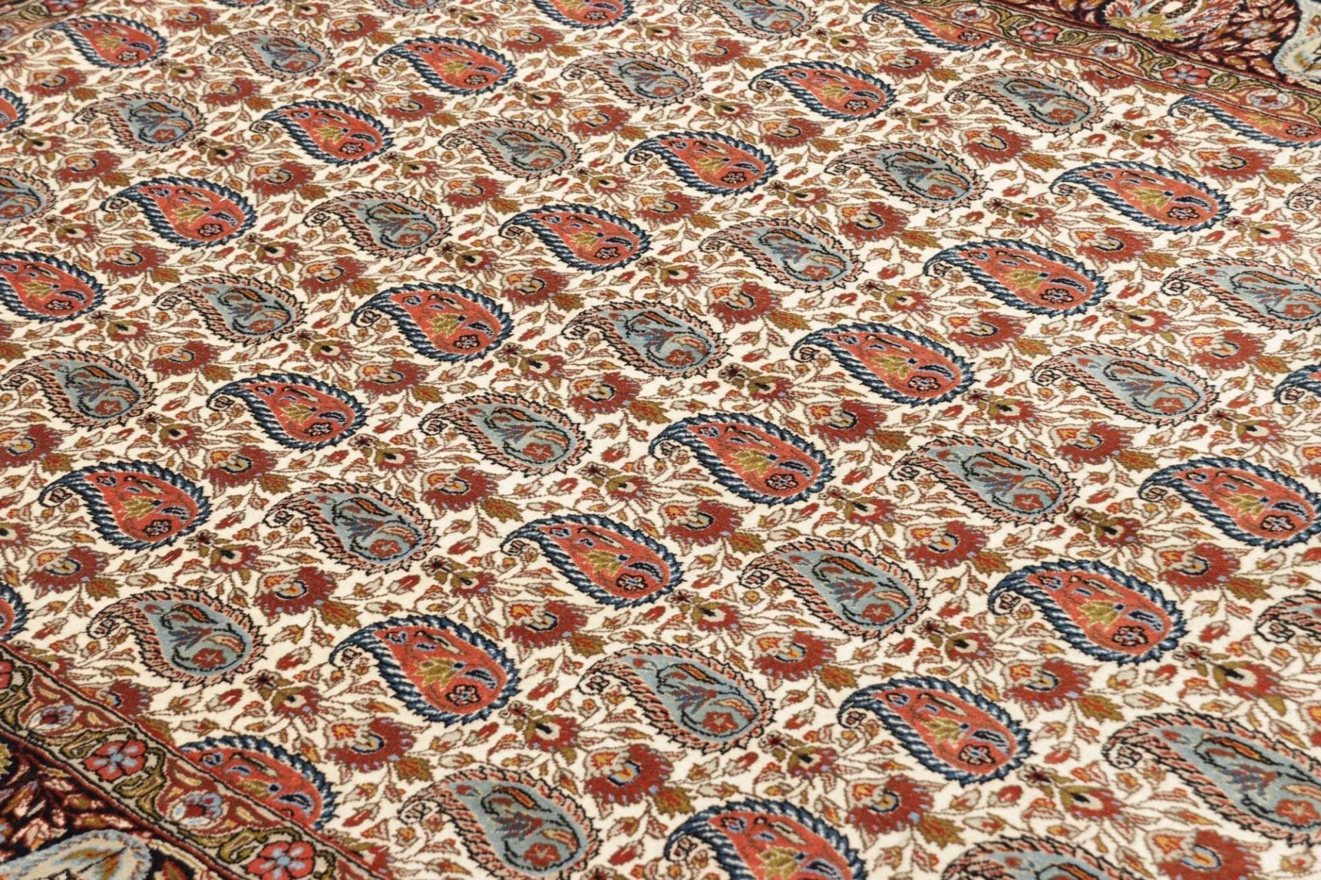 Isfahan Persian Rug 153 × 218 cm in Wool, hand-knotted - Image 8