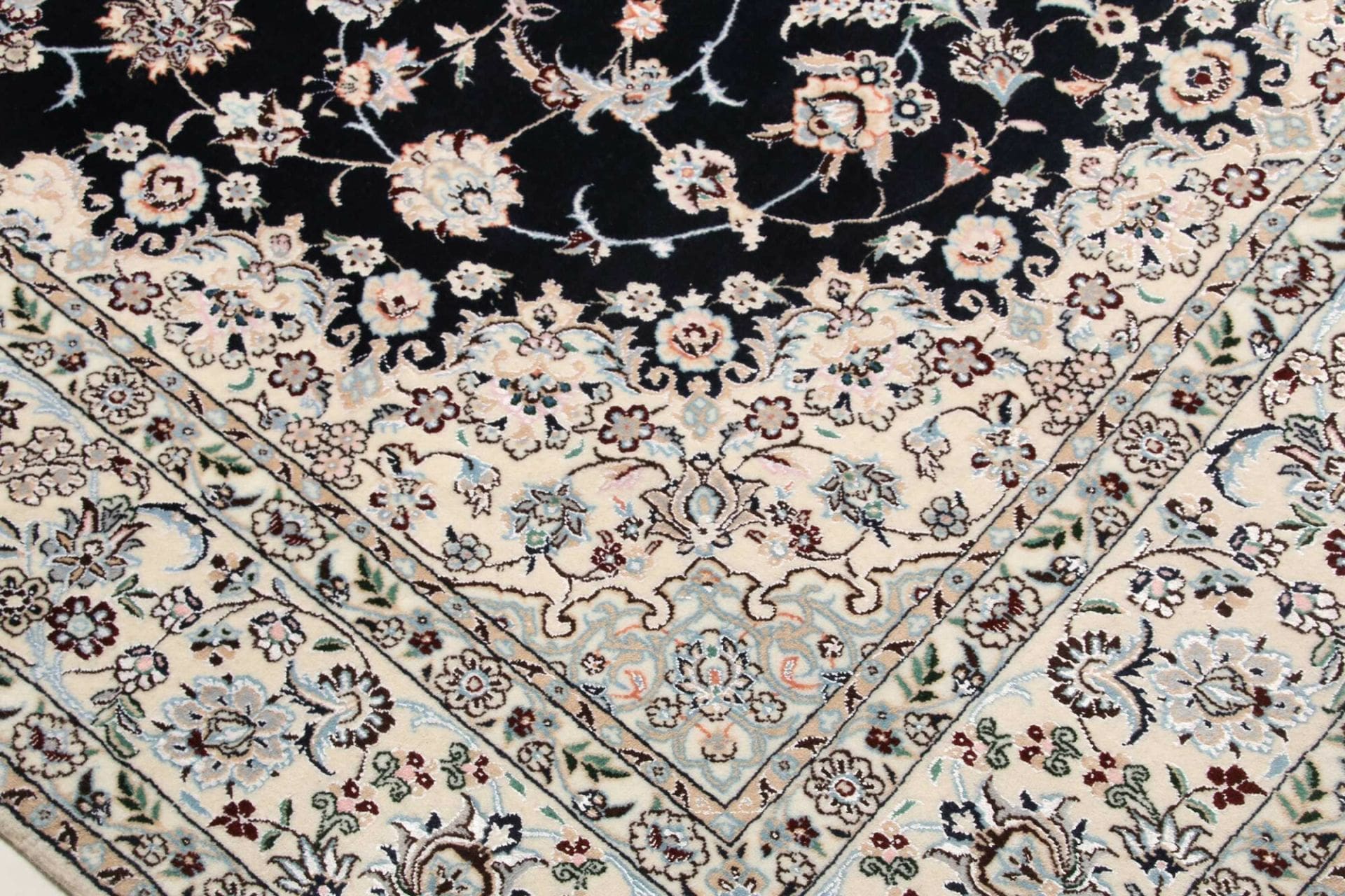 Nain Persian Rug 160 × 237 cm in Wool, hand-knotted - Image 6