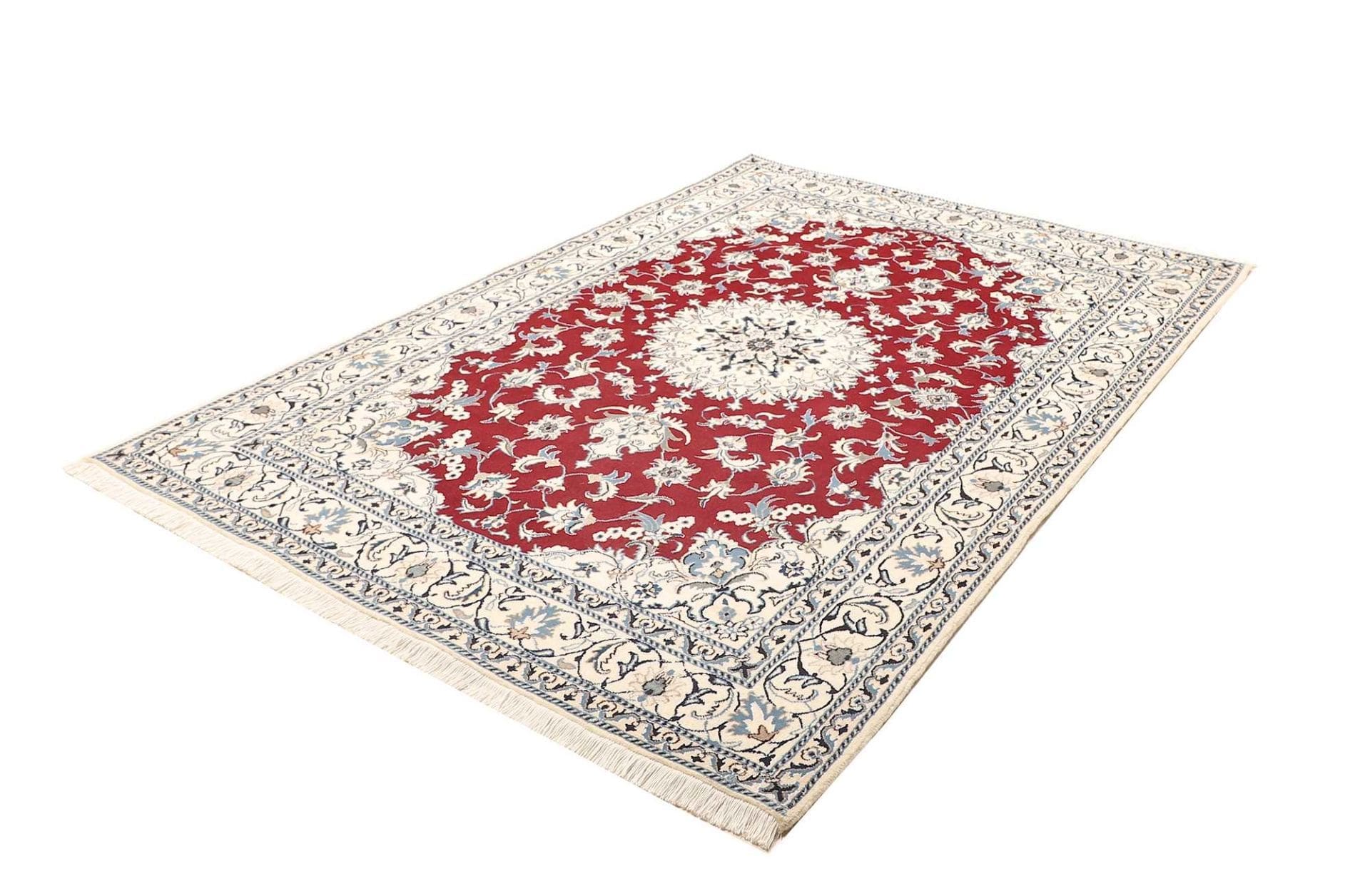 Alternative view of Nain Persian Rug 170 × 240 cm in Wool, hand-knotted