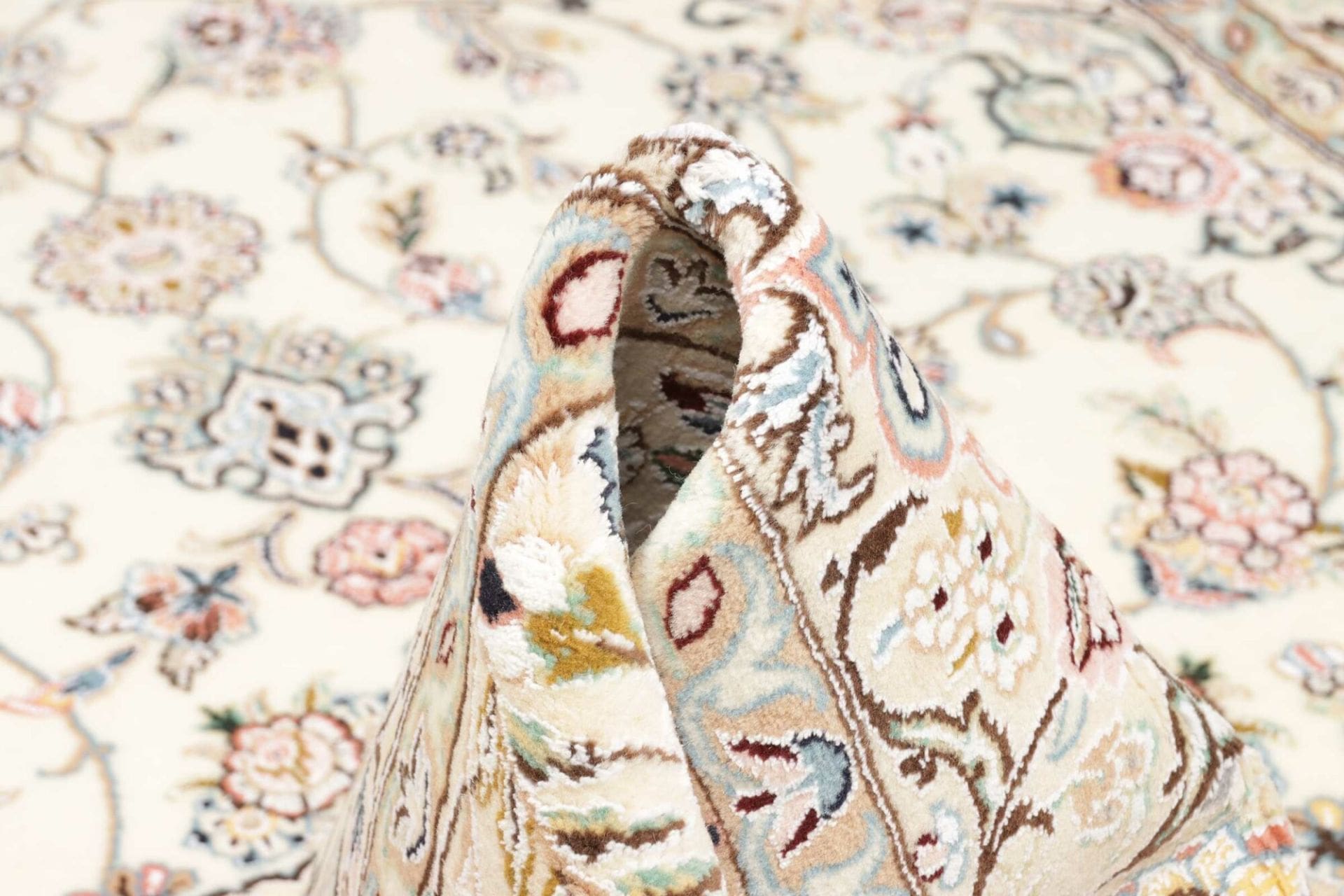 Hand-Knotted Nain Persian Rug, 168 × 255 cm, Wool - Image 10