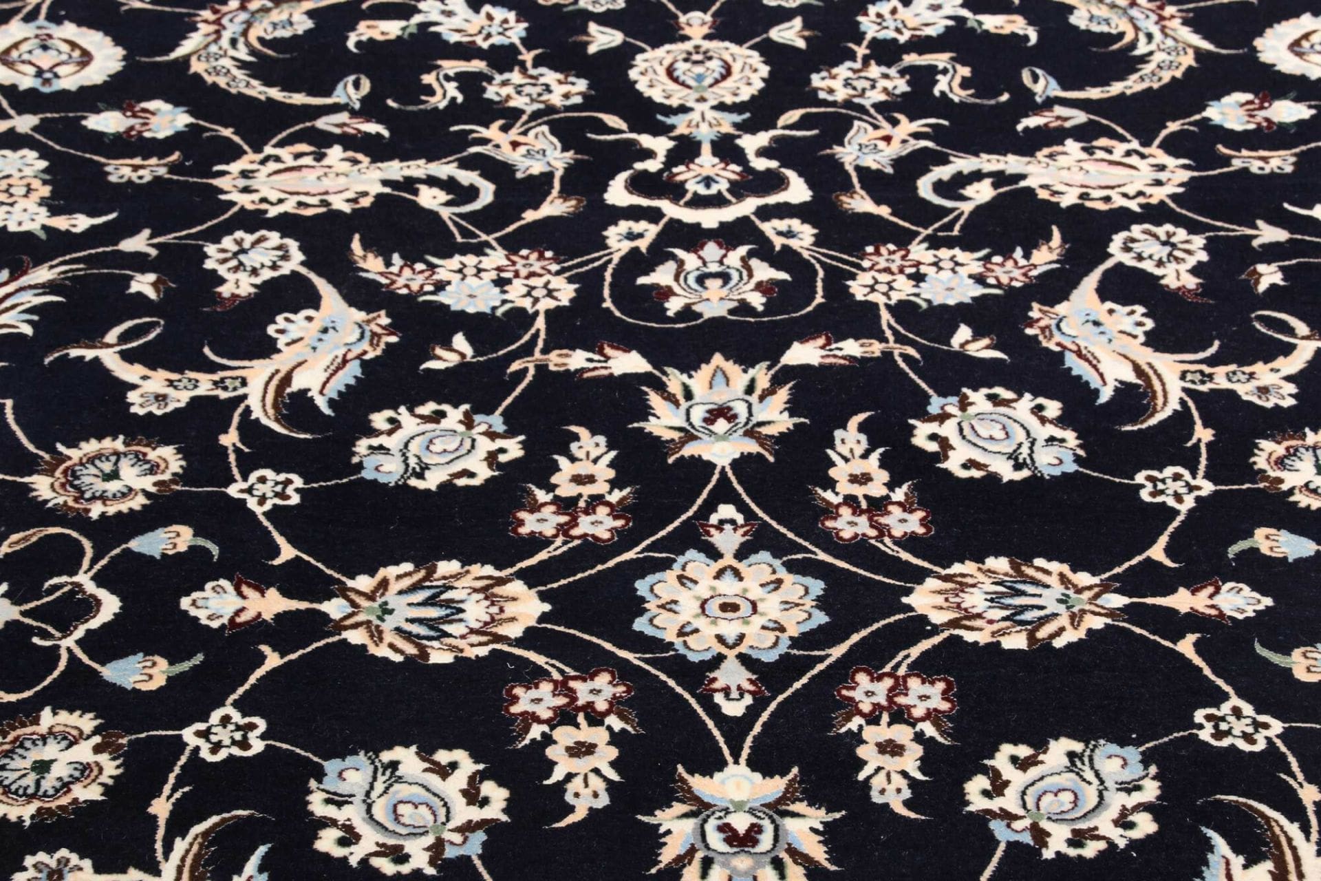 Wool Nain Persian Rug 162 × 247 cm, hand-knotted - Image 8