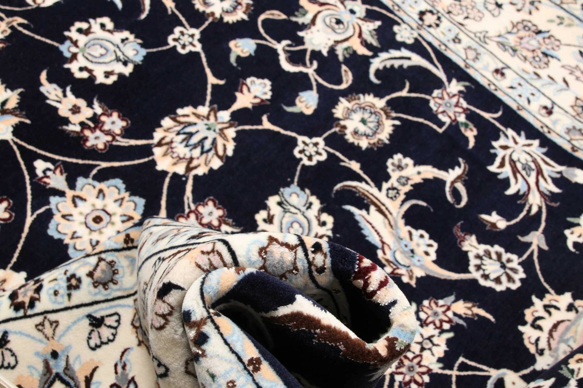 Wool Nain Persian Rug 162 × 247 cm, hand-knotted - Image 10