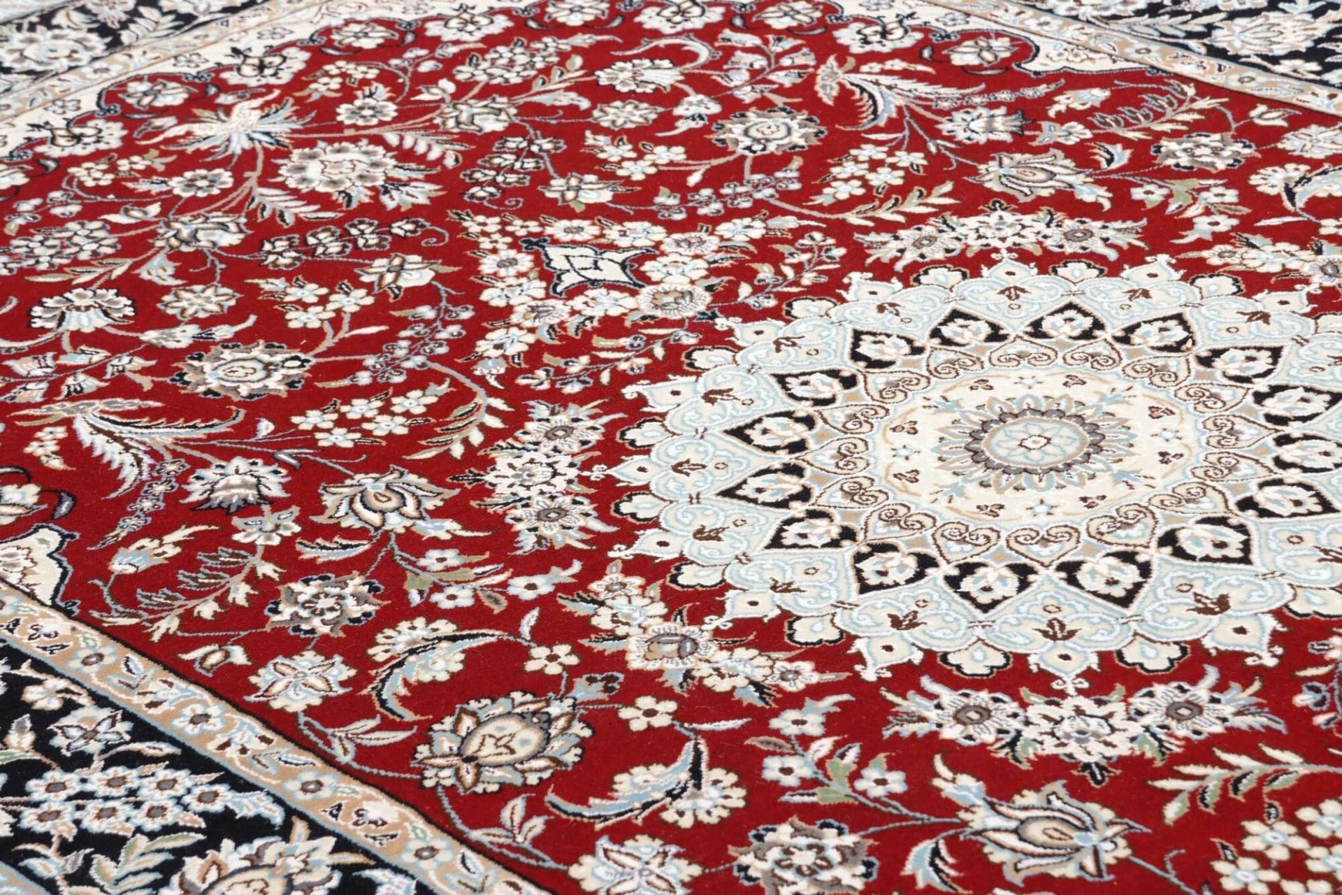 Hand-Knotted Nain Persian Rug, 150 × 246 cm, Wool - Image 8