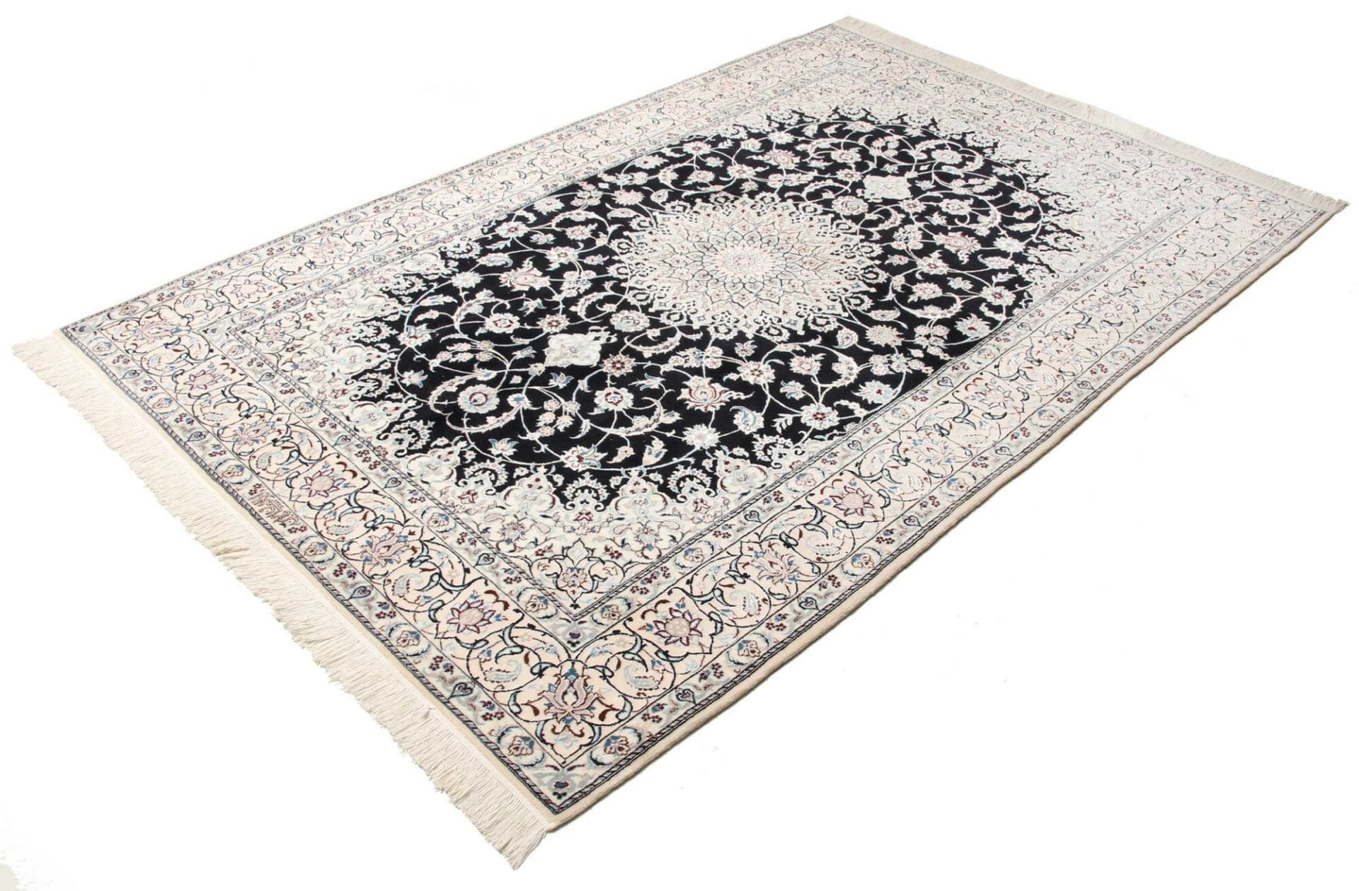 Alternative view of Nain Persian Rug 156 × 225 cm in Wool, hand-knotted