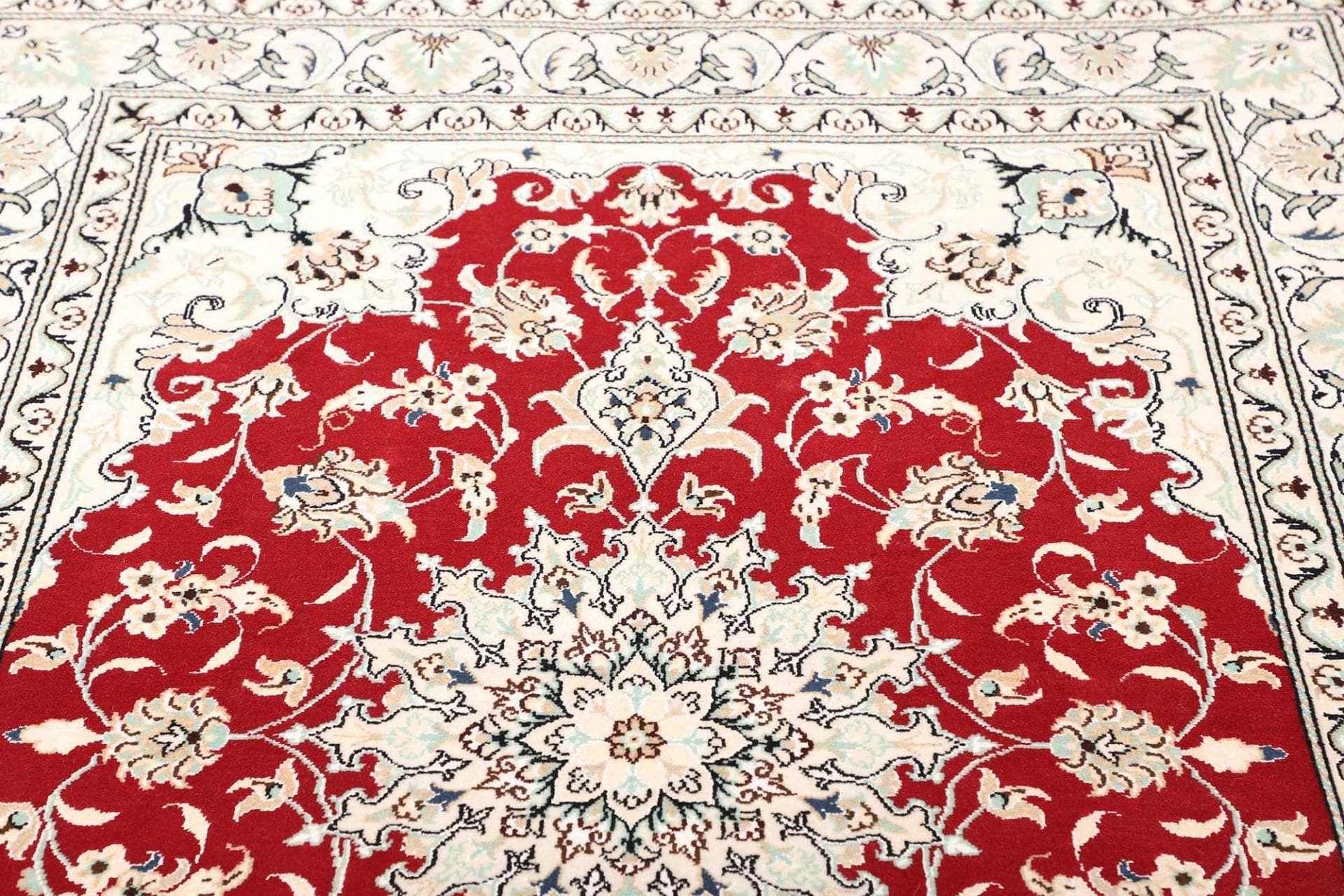 Wool Nain Persian Rug 148 × 220 cm, hand-knotted - Image 8
