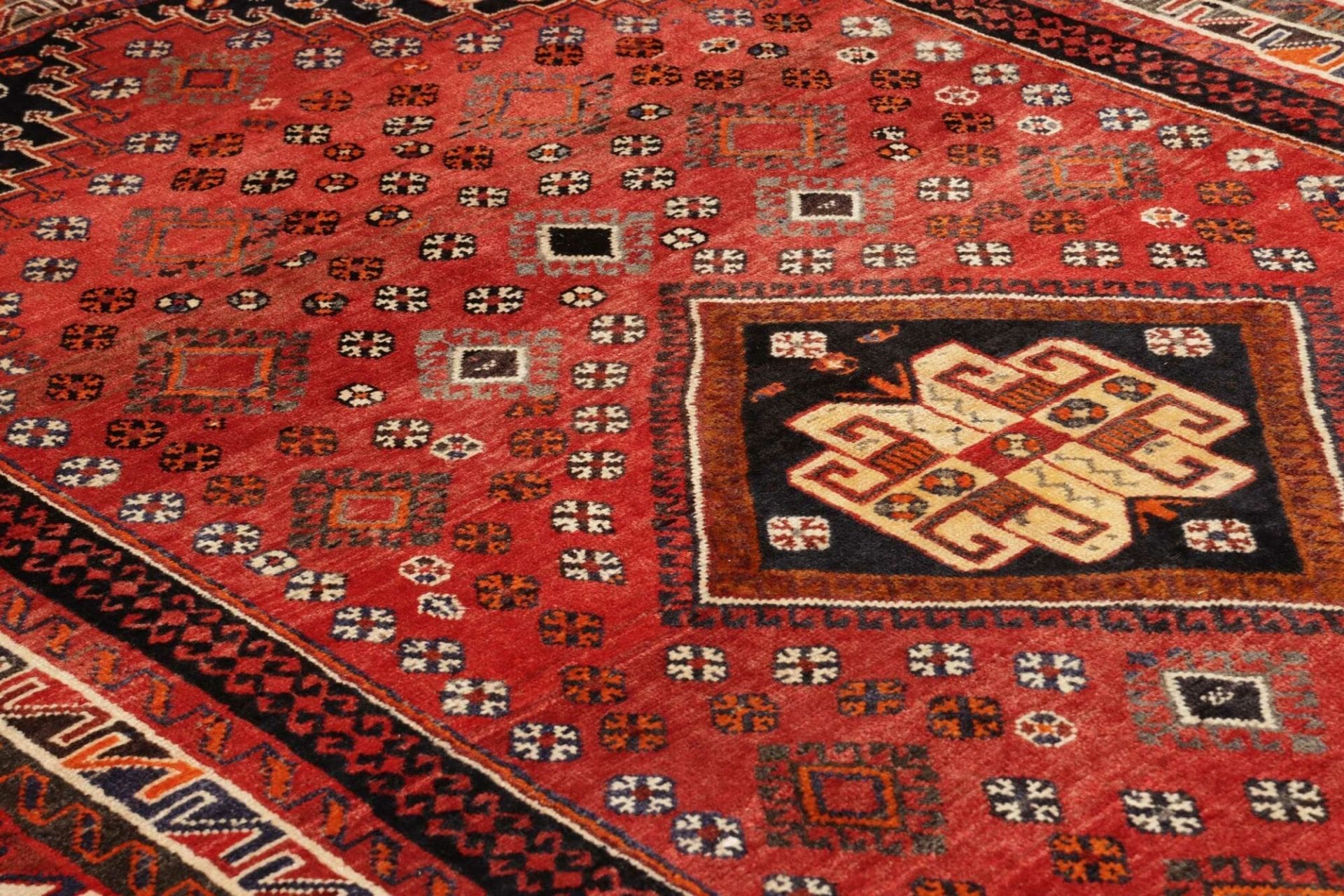 Qashqai Persian Rug 163 × 260 cm in Wool, hand-knotted - Image 7