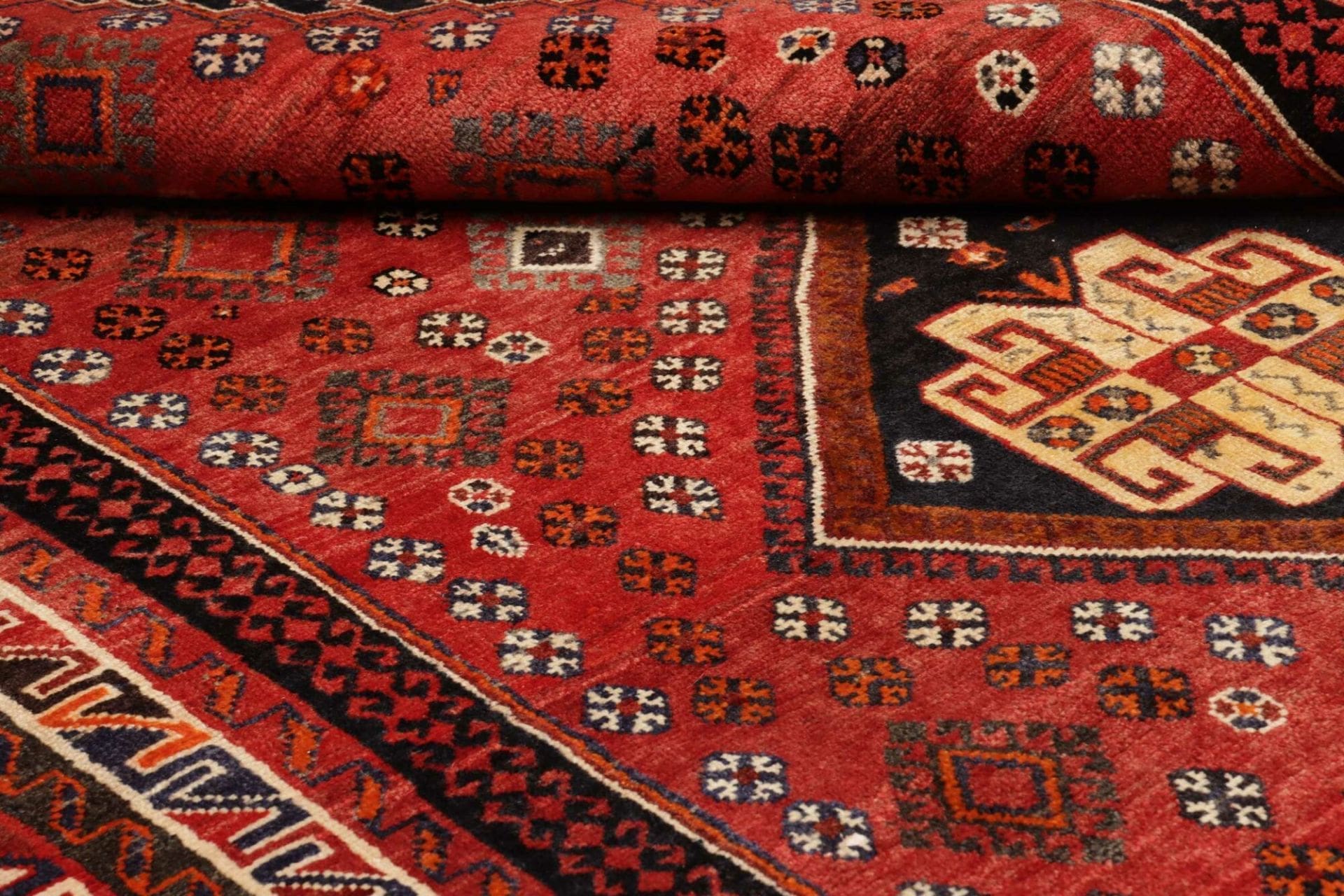Qashqai Persian Rug 163 × 260 cm in Wool, hand-knotted - Image 10
