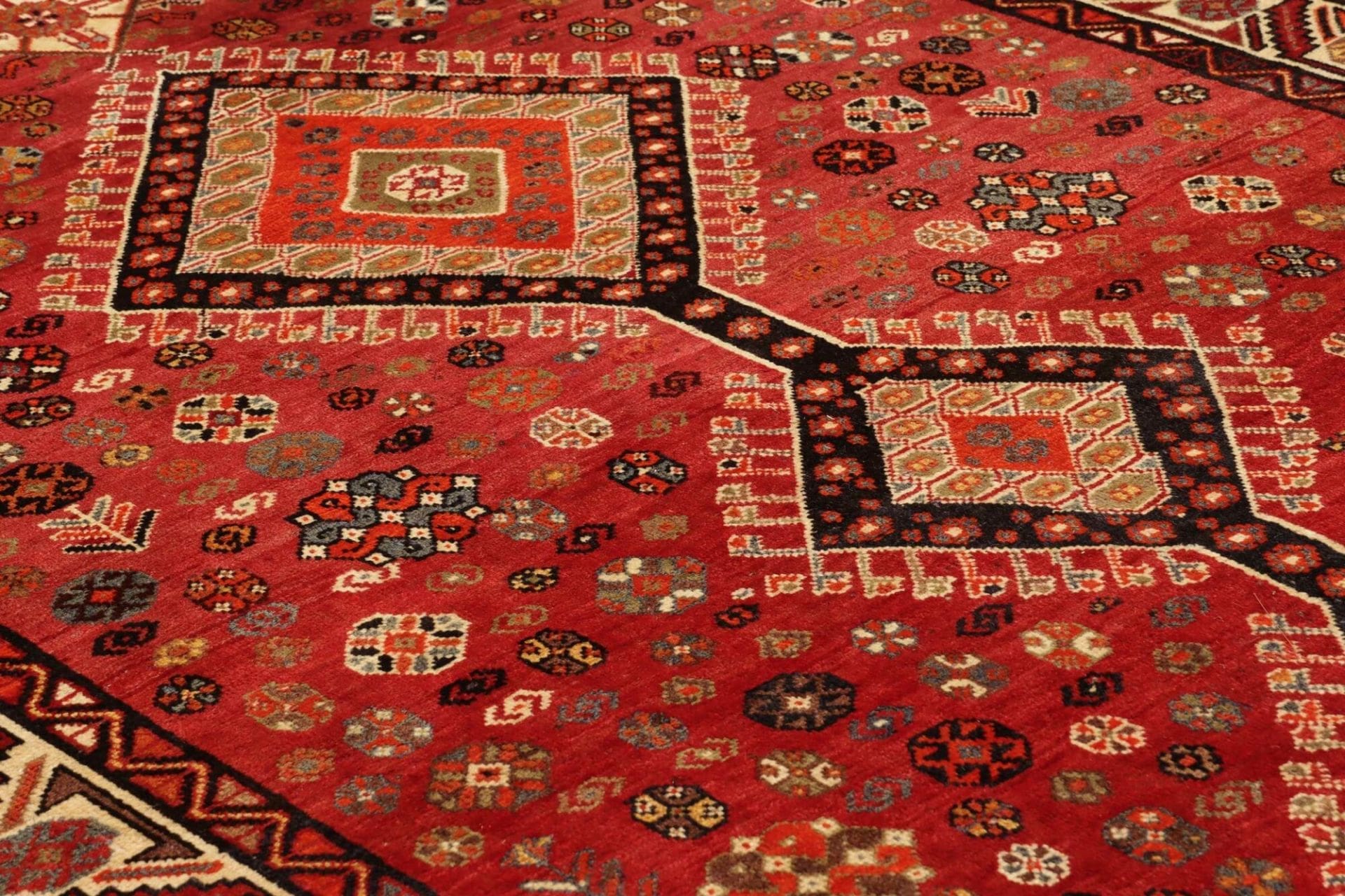Hand-Knotted Shiraz Persian Rug, 163 × 270 cm, Wool - Image 7